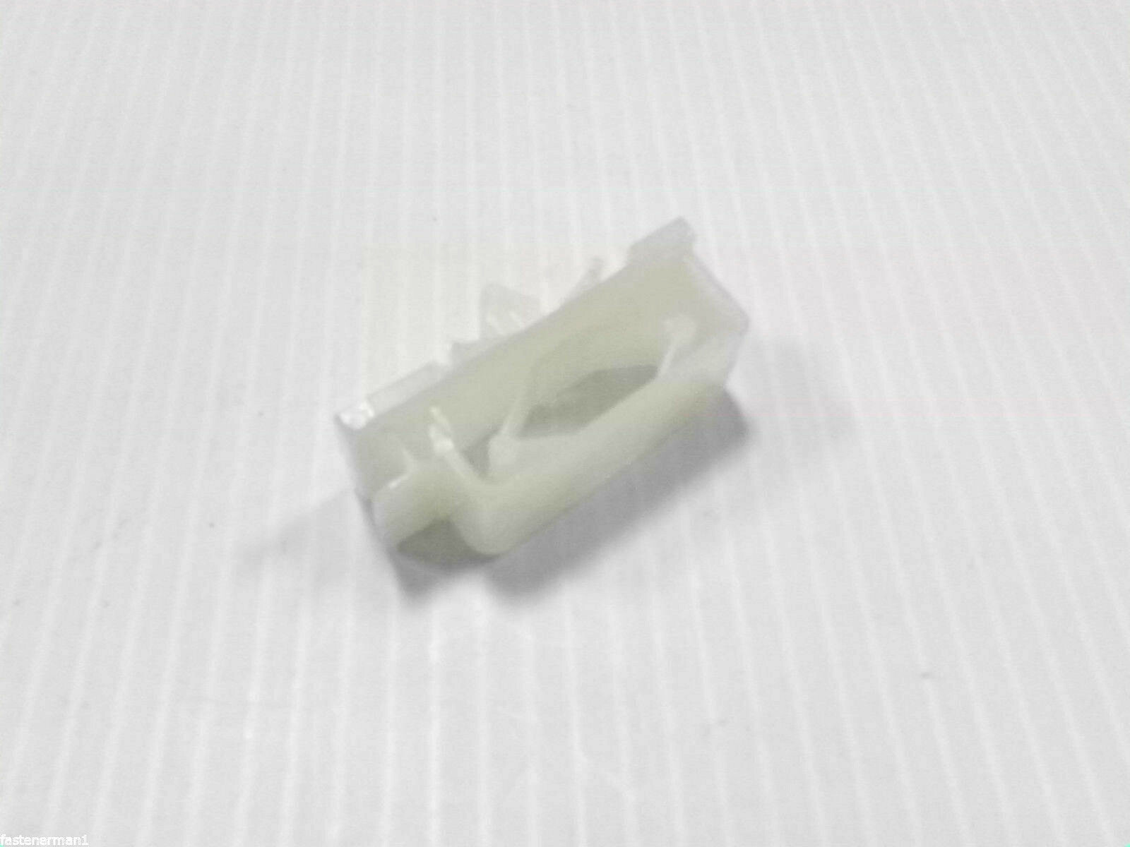 Deklip Molded Flat Push Mount Wire Clips 1-1/4"/ #S35-0250 / 100 Pcs /Nylon
