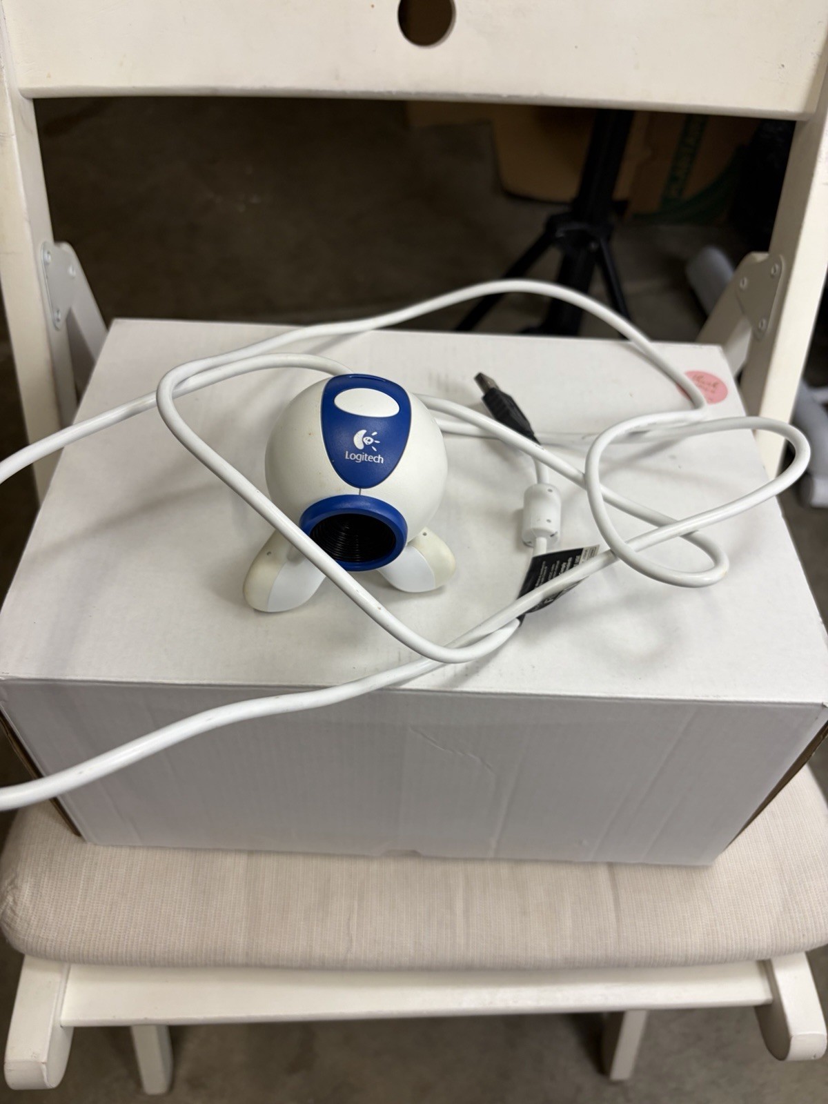 LOGITECH QuickCam Chat Web Cam  Blue White