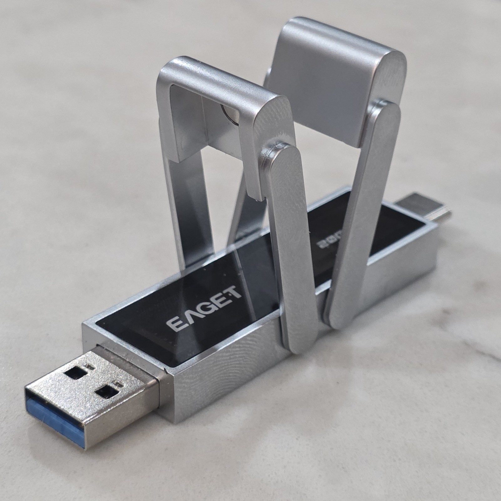 512GB External.SSD Flash Drive 20Gbps USB-C + USB-A  *Ultra-Fast 2000Mb/s* 
