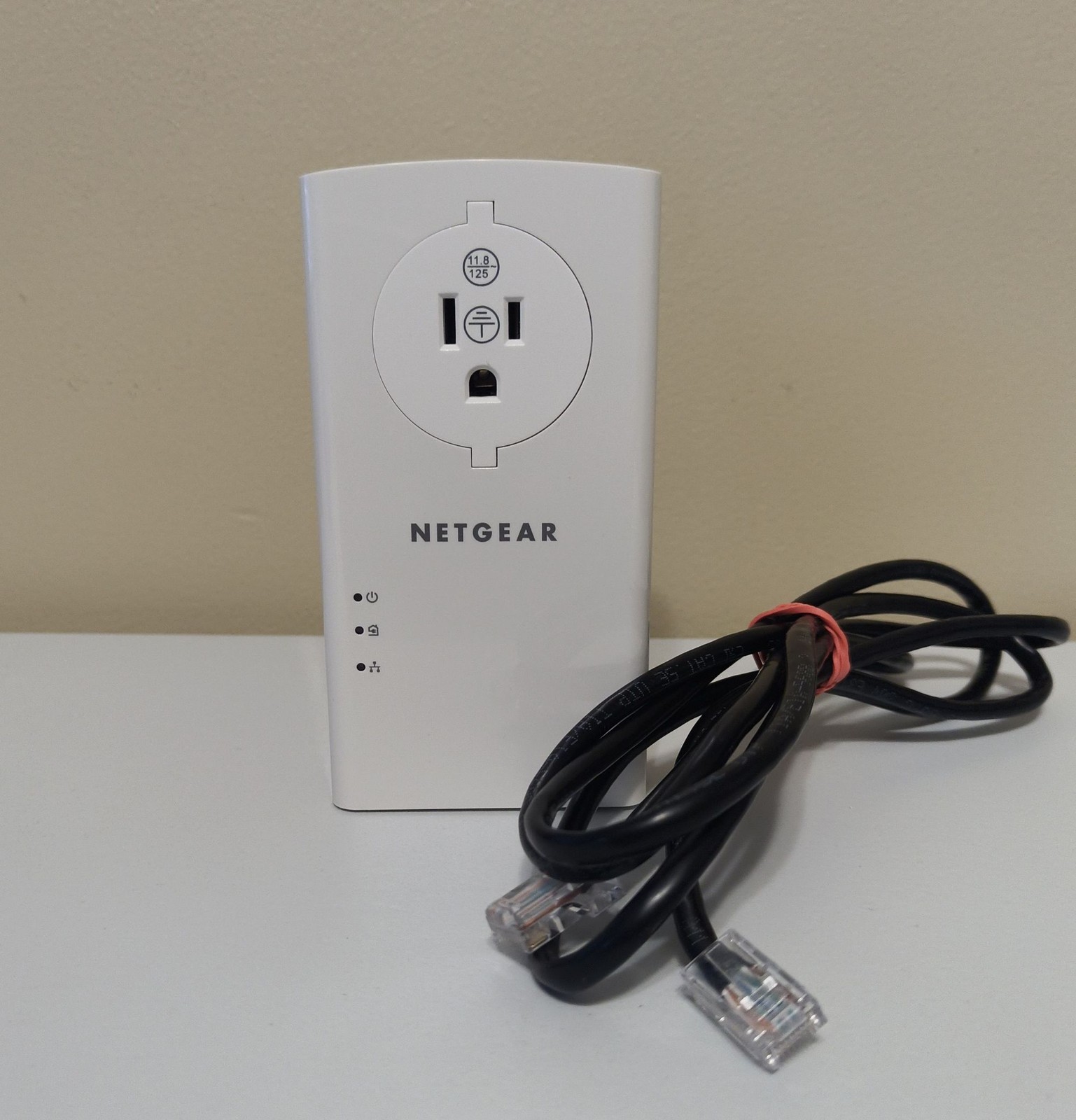 NETGEAR PLP2000 Powerline 2000 Adapter Extender Pass-through Outlet Single Unit