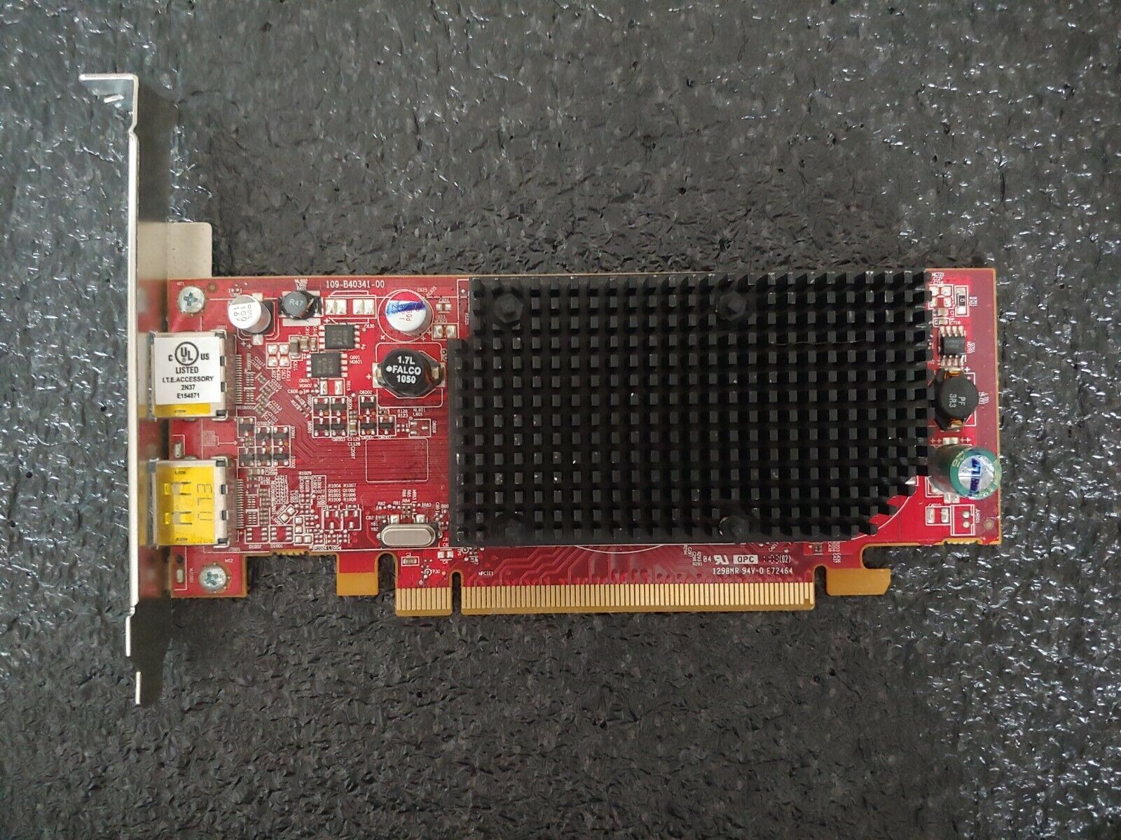 ATI FireMV 2260 B403 ATI-102-B40306(B) DUAL DISPLAYPORT PCIe