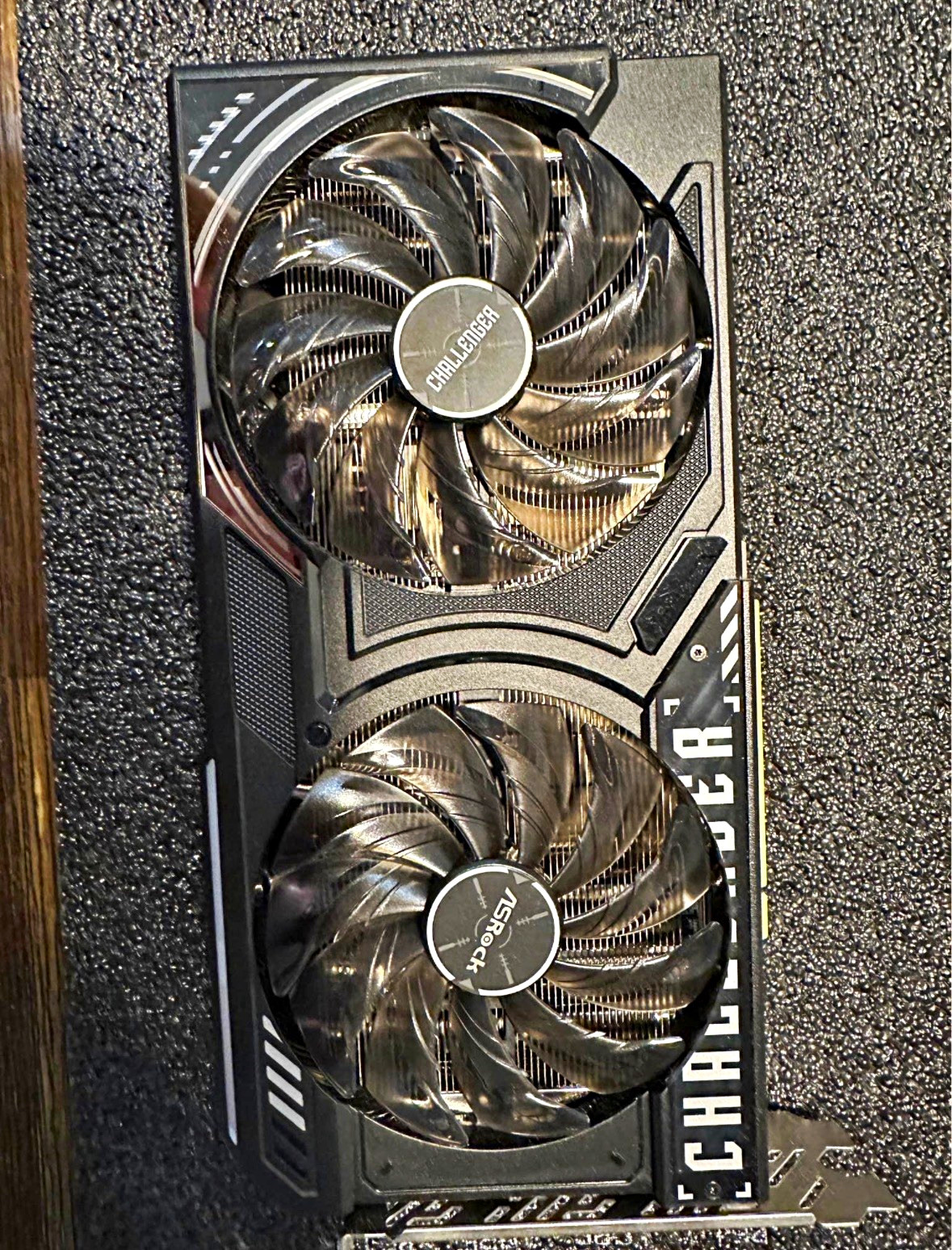 ASRock Challenger AMD Radeon RX 9060 XT 16GB GDDR6 OC DirectX 12 LED