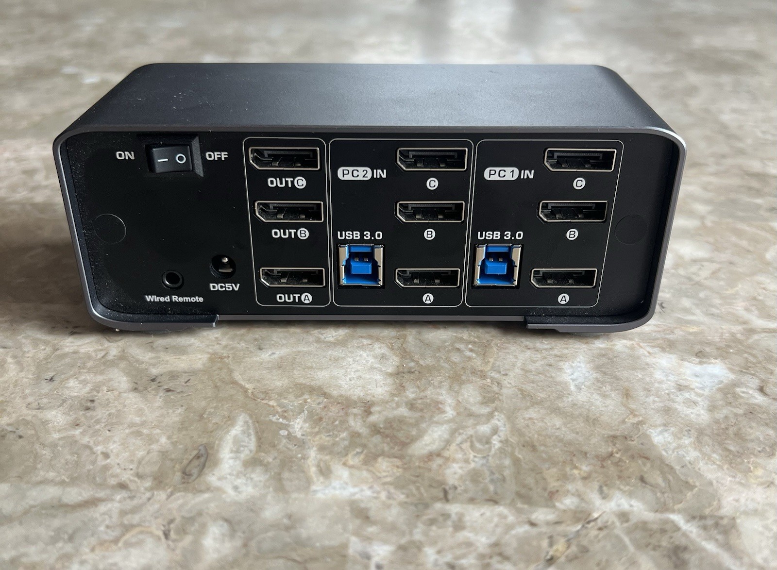Triple Monitor KVM Switch 2 PC 3 Monitors USB 3.0 DisplayPort HDMI 4K Switcher