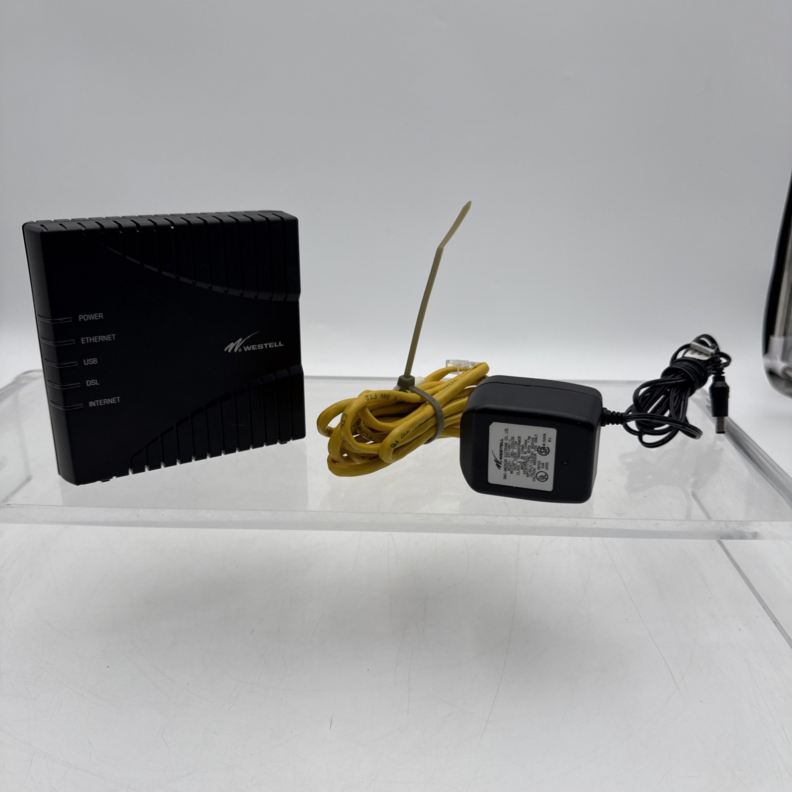 Westell DSL Router Model 6100 Wind River  C90-610015-06  No Plugs Included. Gk 