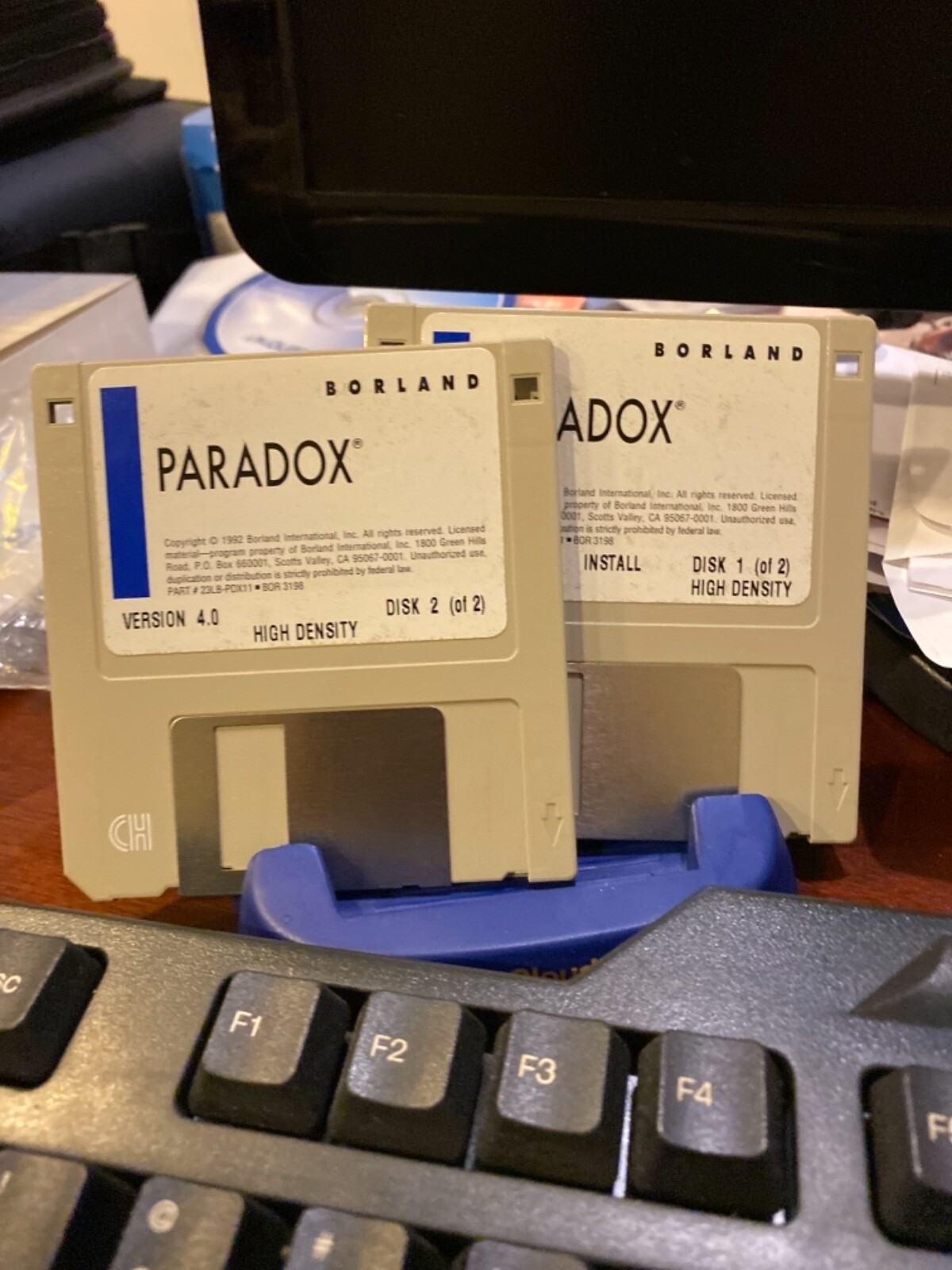 Opened Borland Paradox 4.0 Software. 2 Disks With Serial Number