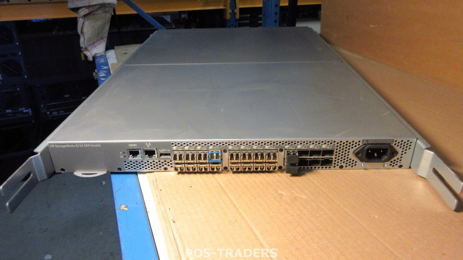 HP AM868A StorageWorks 8/24 24 Port 8Gb SAN Fabric Switch INCLUDING 18X SFPS