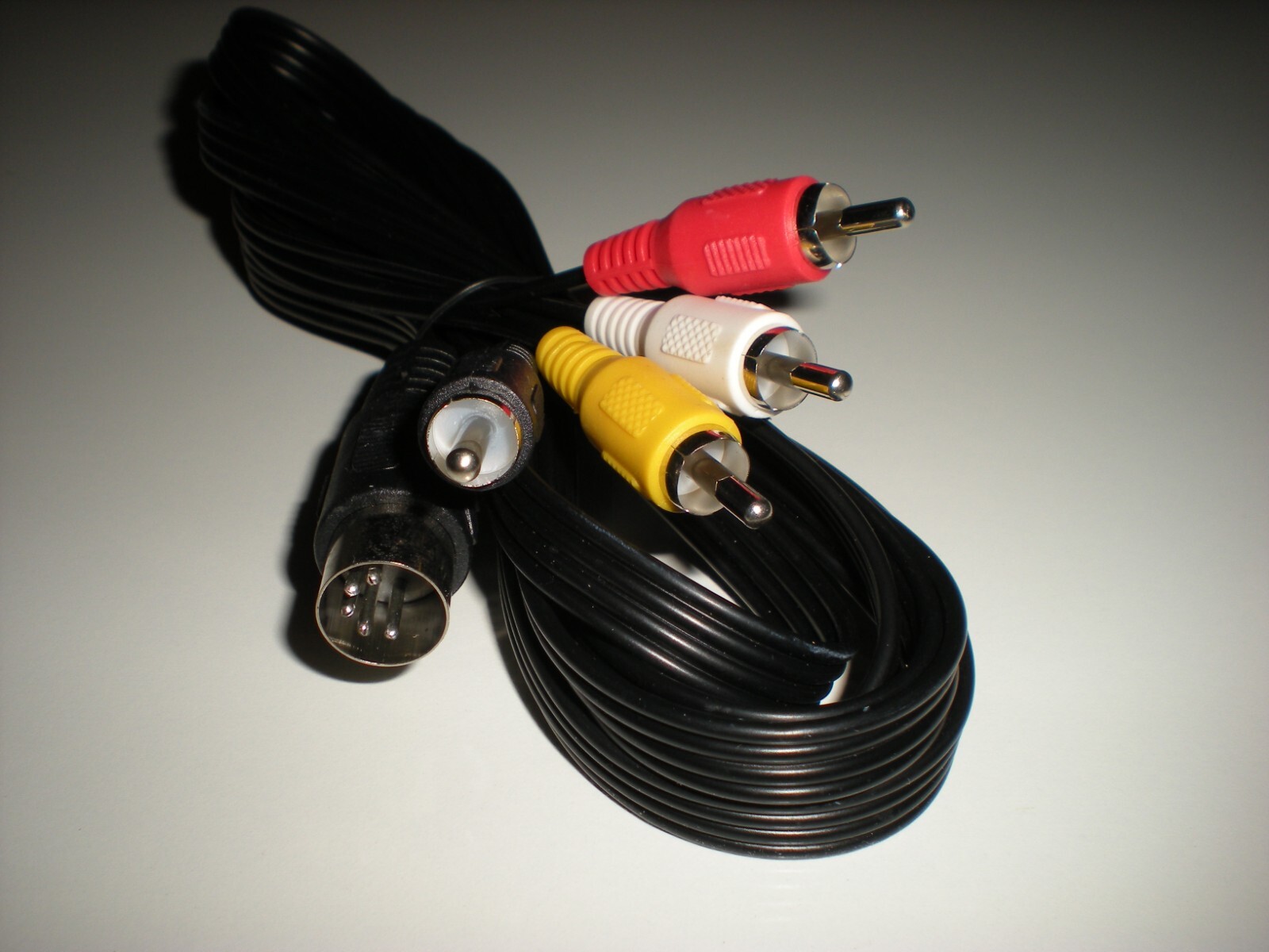 Commodore monitor & TV cable with video and audio. New.  6 ft.