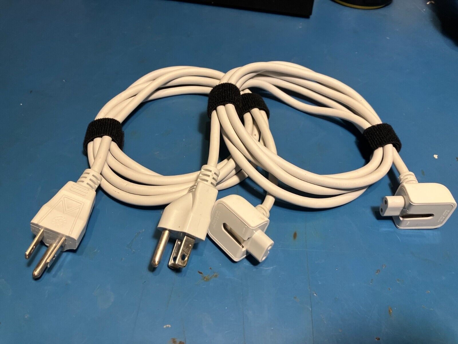 2x Genuine Apple Volex APC7H 6' AC Laptop Power Cord MacBook Cable White US
