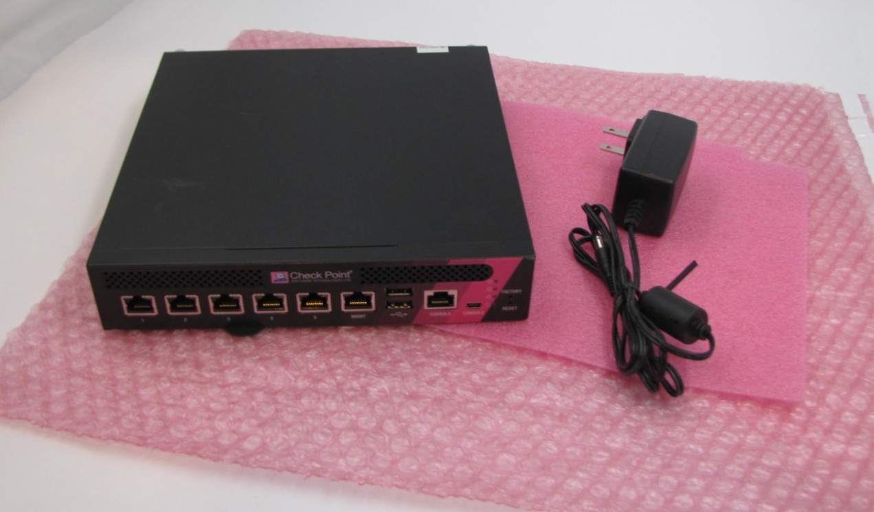 Check Point 3100 Security Gateway Firewall Appliance PB-10 8GB RAM 320GB