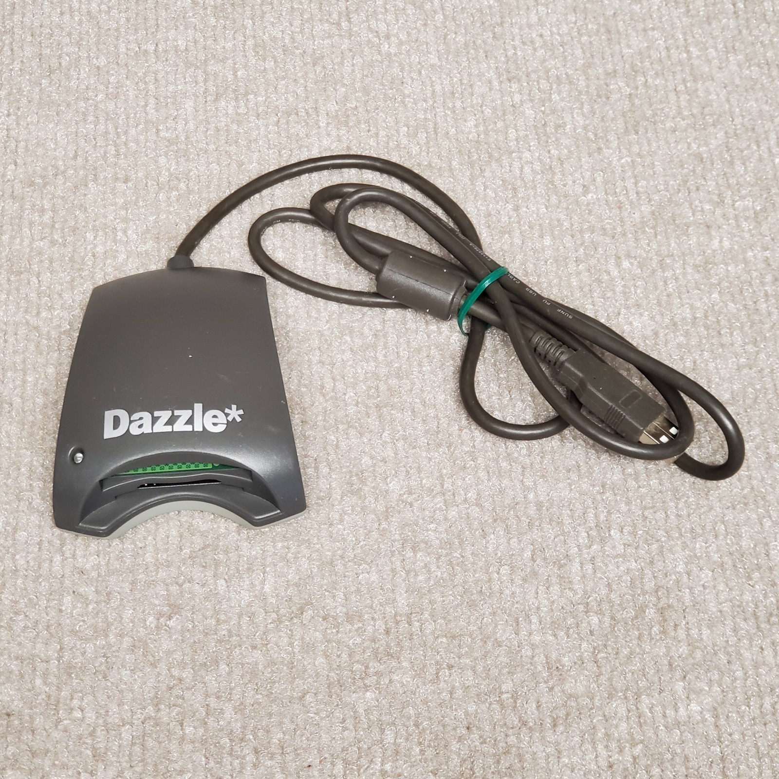 Dazzle Universal 6 In 1 Compact USB Flash Microdrive SD Memory Card Reader