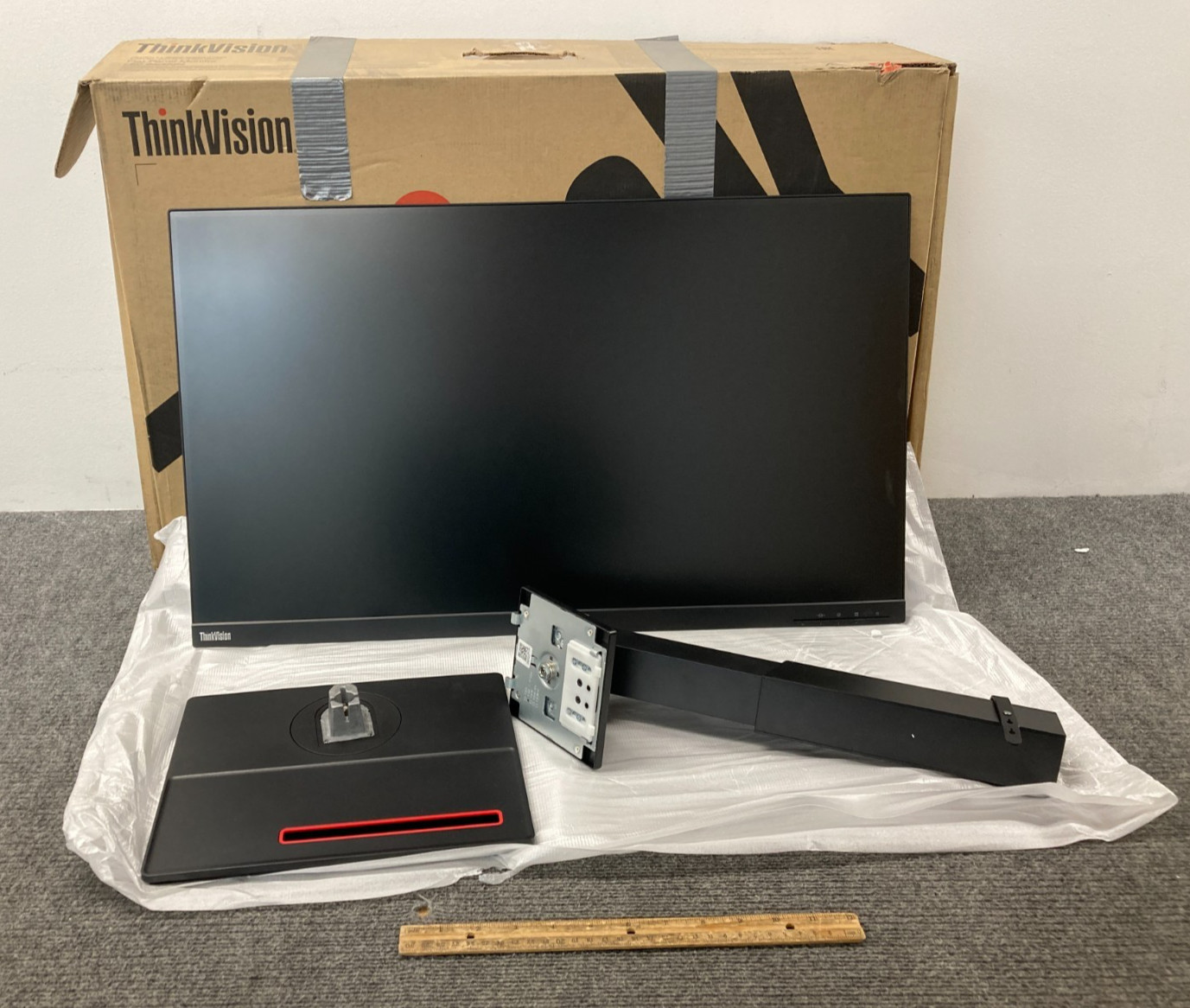 Lenovo ThinkVision T32h-20 32" Flat Panel Monitor C19315QT0 - Open Box -