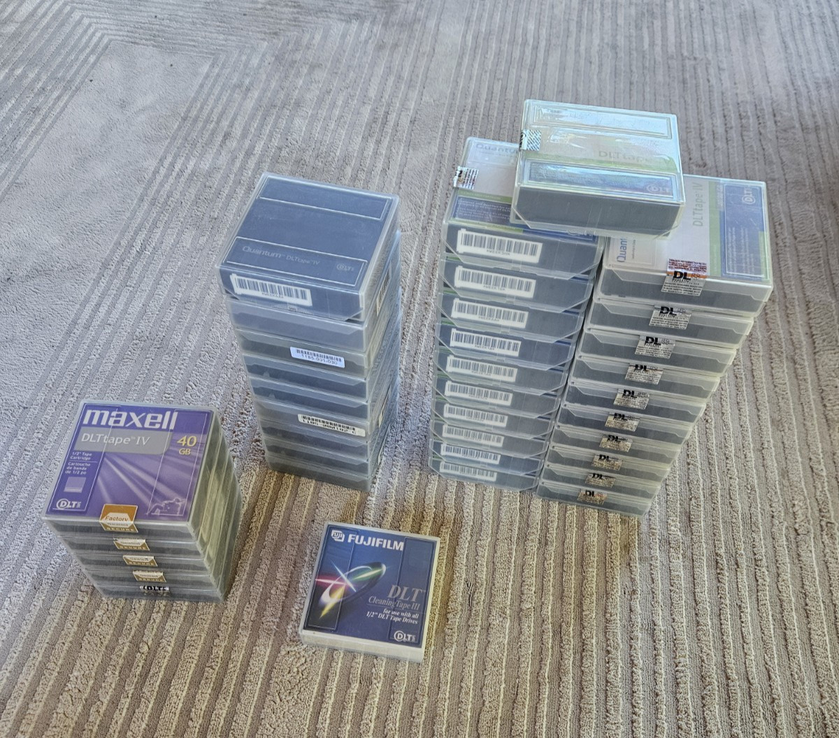 30 Quantum THXKD-02 DLTtape IV 40/80 GB DLT Tapes & Maxel - 5 & Fujifilm - 1