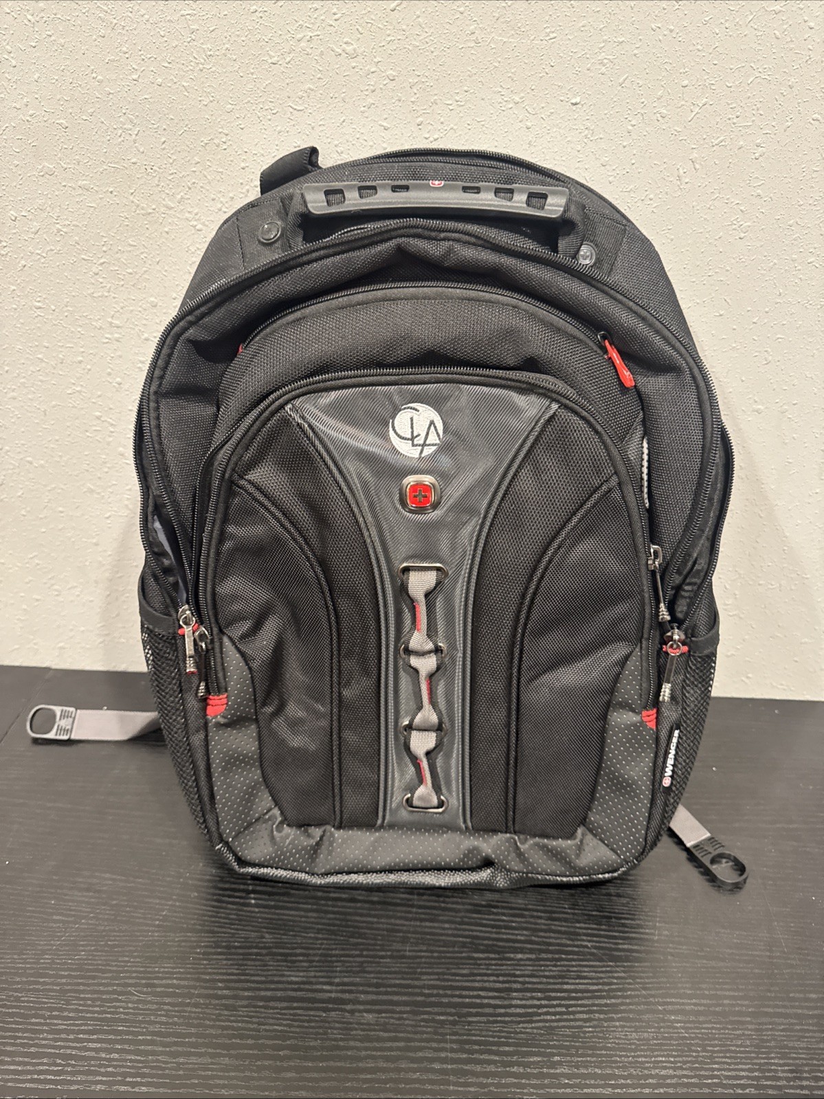 NWOT SWISS GEAR S Wegner Pro 16 inch Laptop Backpack Black & Gray Excellent