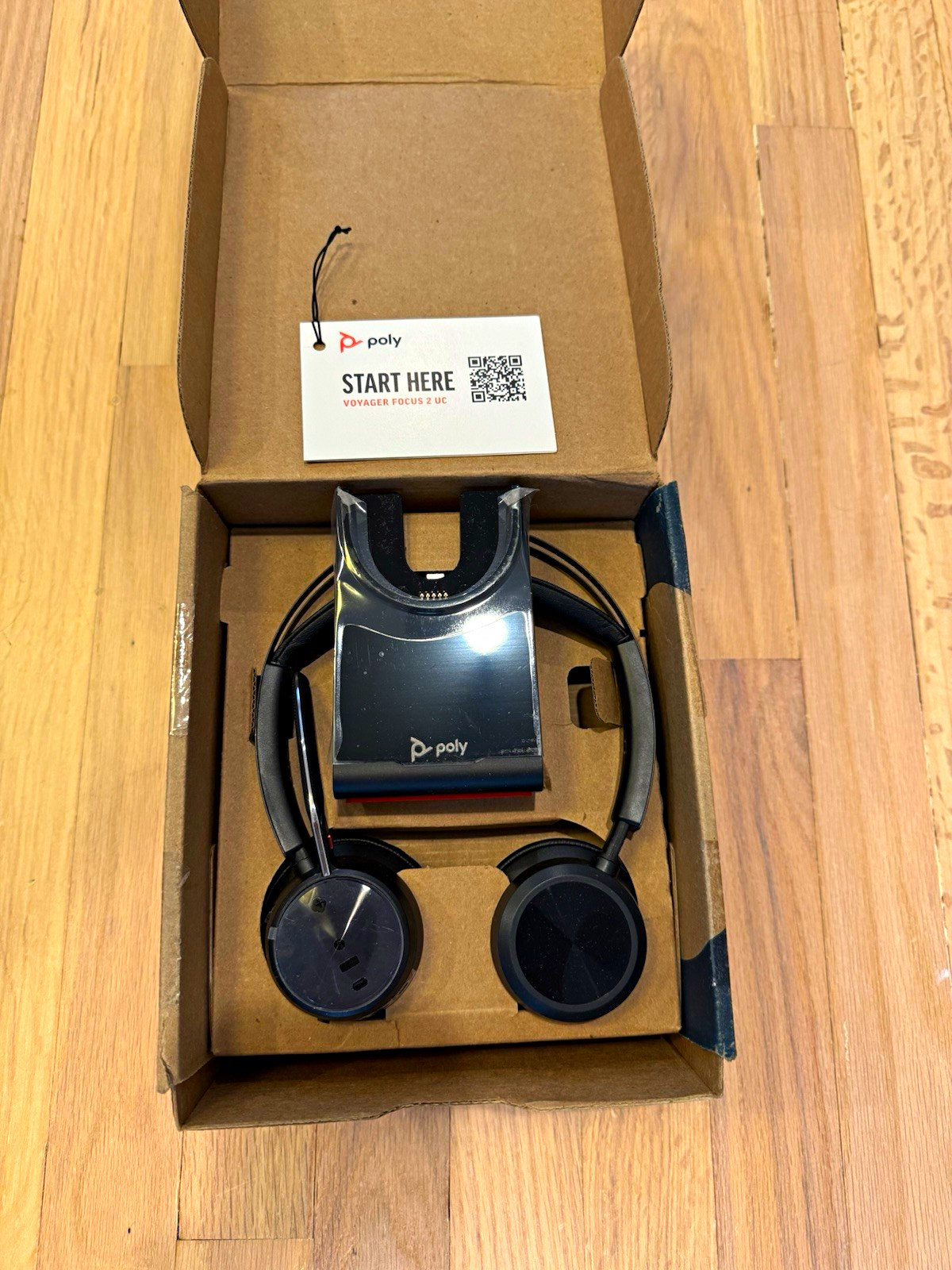 Poly Voyager Focus 2 UC Wireless Bluetooth USB Headset Stand Boom Mic Black