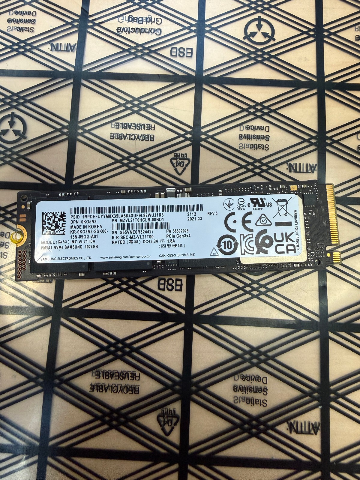 Samsung PM9A1 - 1TB - NVMe M.2 PCIe Gen3x4 SSD MZ-VL21T0A