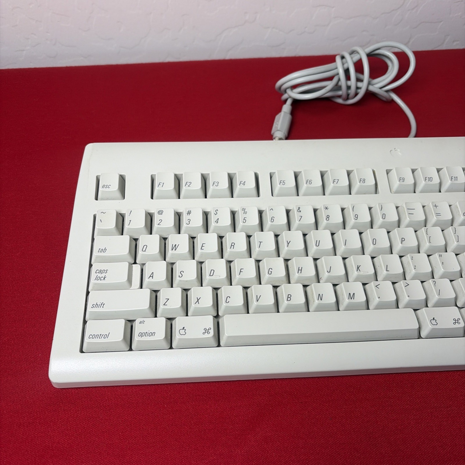 Vintage AppleDesign Keyboard M2980 Wired PS/2