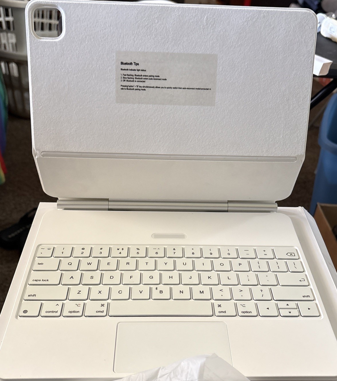 BOBOLEE iPad Keyboard Case with Trackpad & Backlit Keys – – Open Box