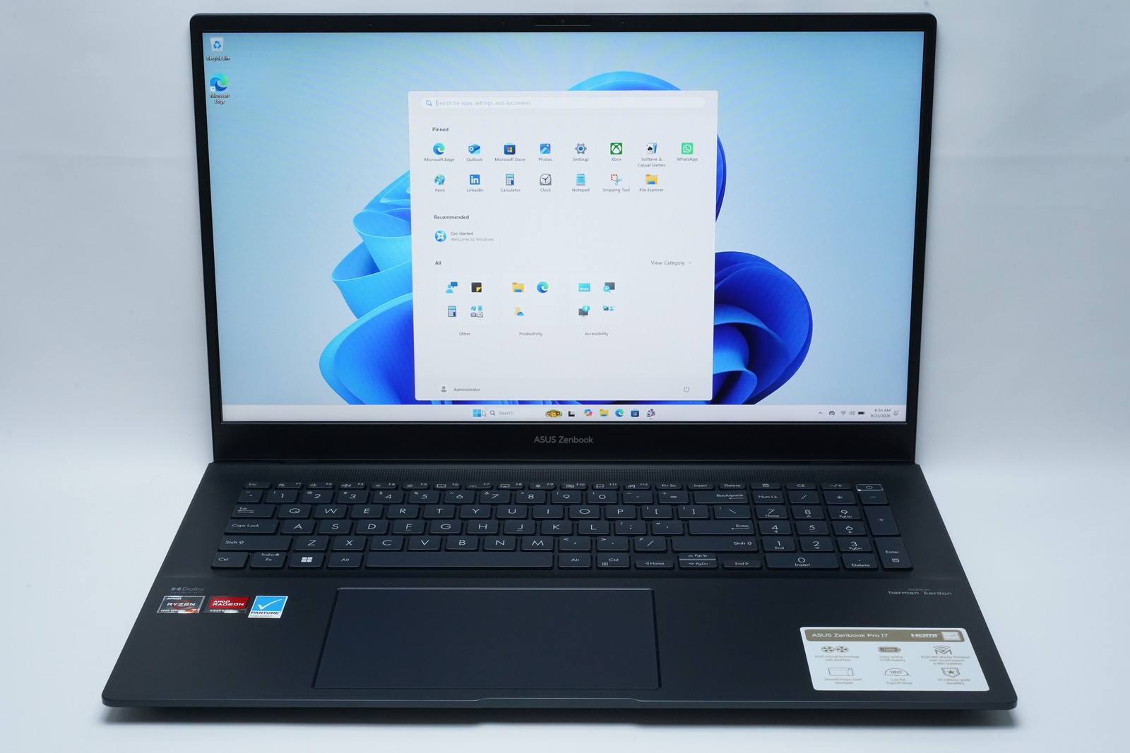 ASUS Zenbook Pro 17 17.3" Laptop Ryzen 7 6800H 8GB 512GB FHD