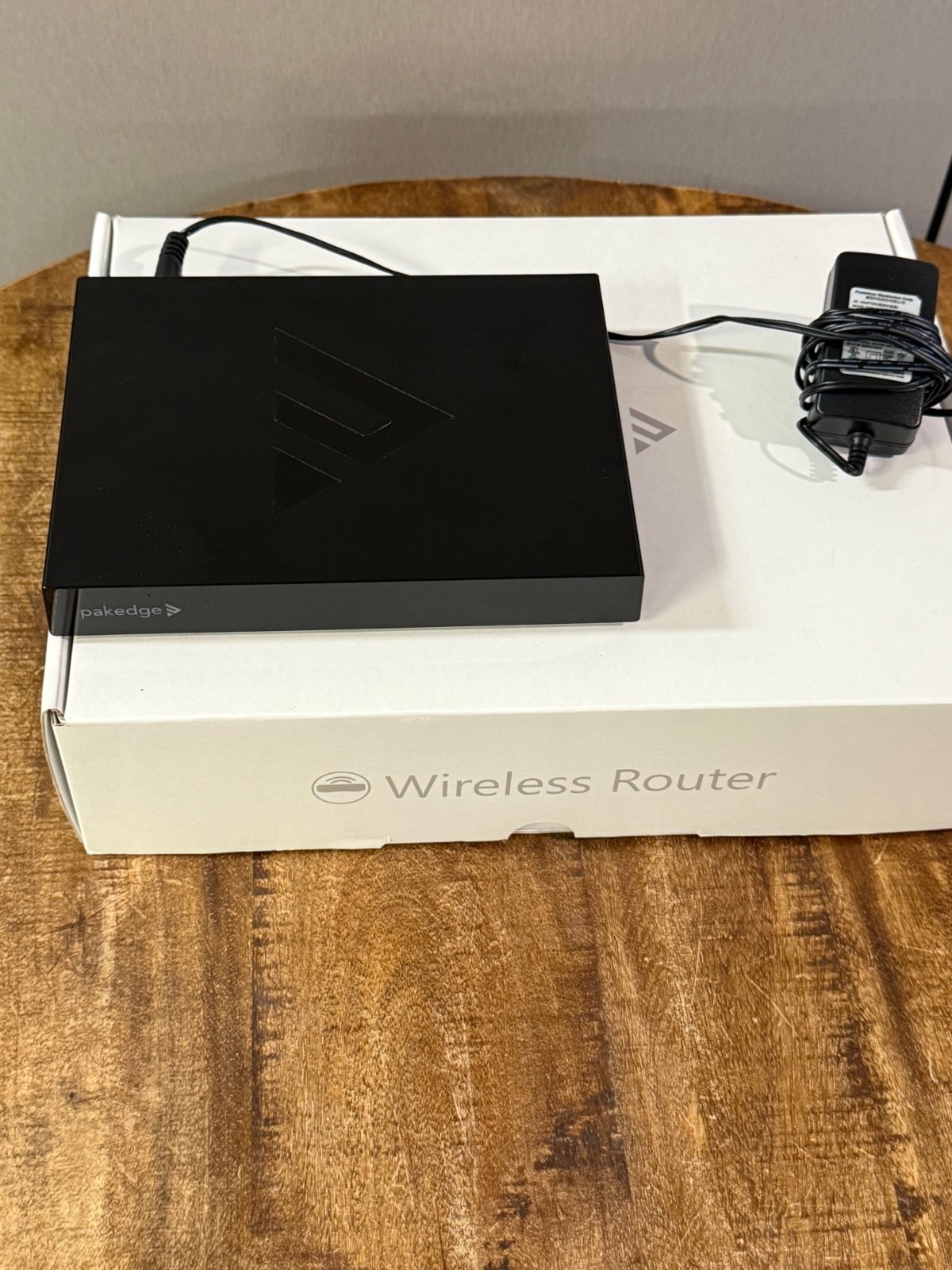 Pakedge WR-1 Dual Band Wi-Fi Router