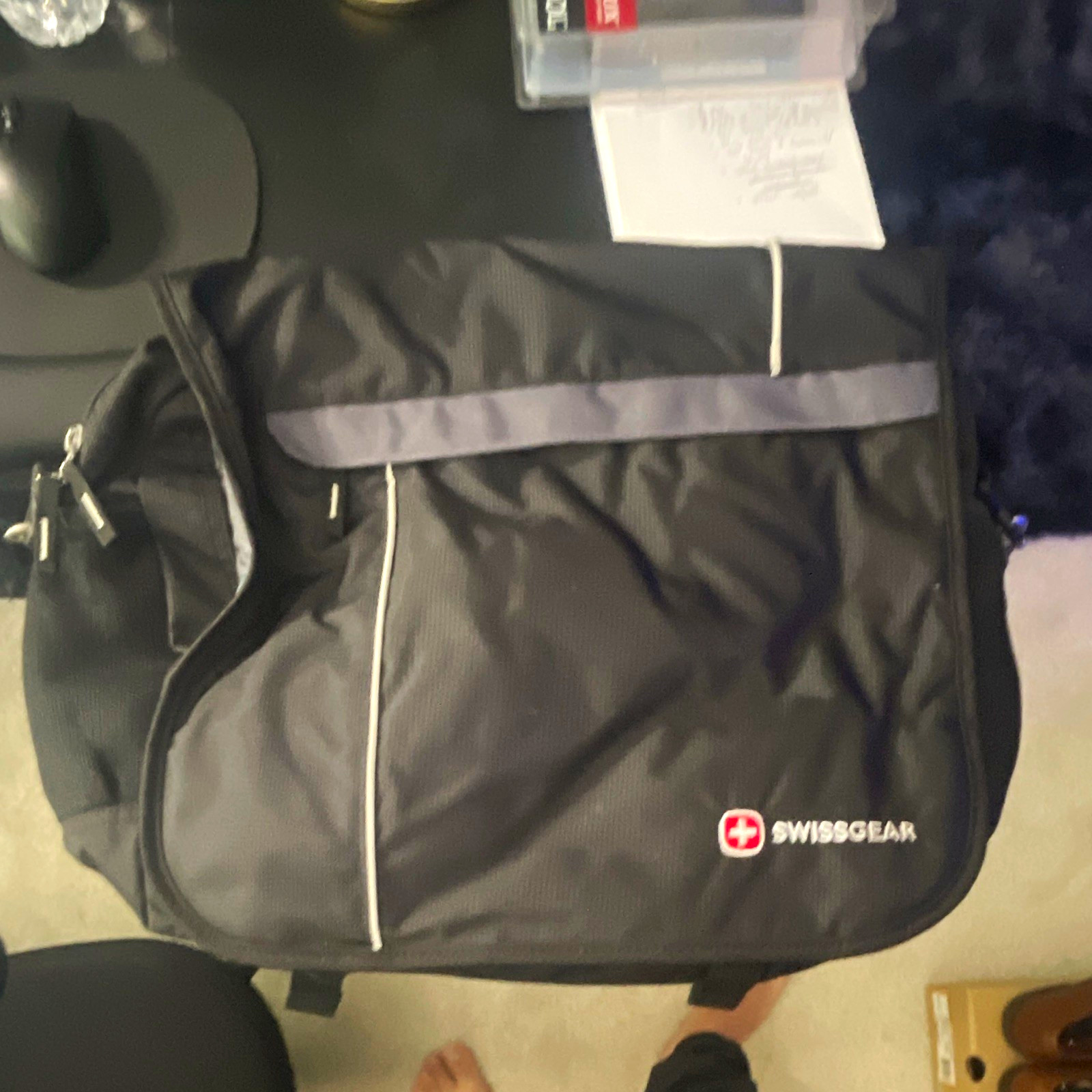 SwissGear Black Nylon Padded Shoulder/Messenger Bag for 17 in Laptop, Strap