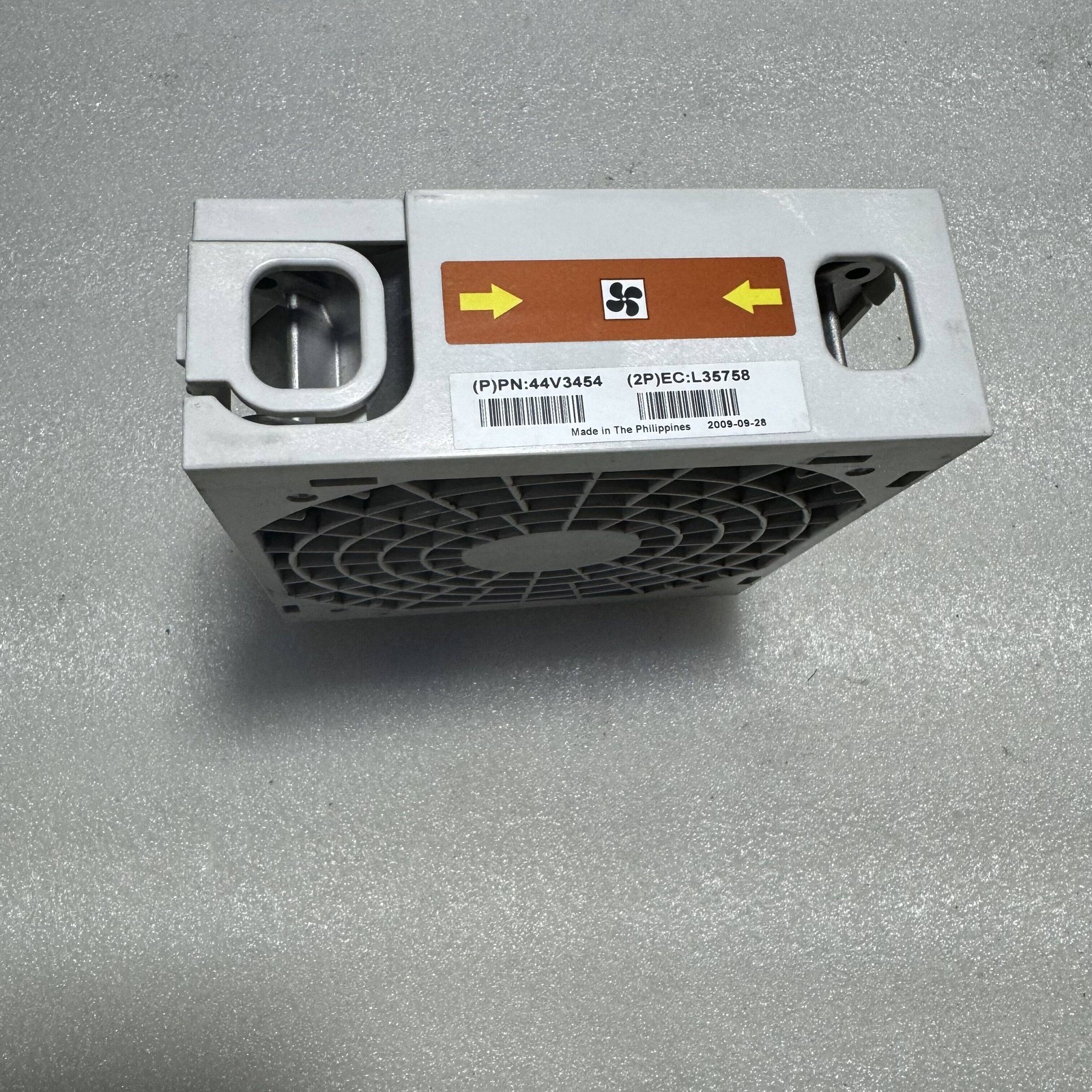 For IBM 44V3454 8204-E8A P6-550 9409-M50 Server Cooling Fan 42R7657