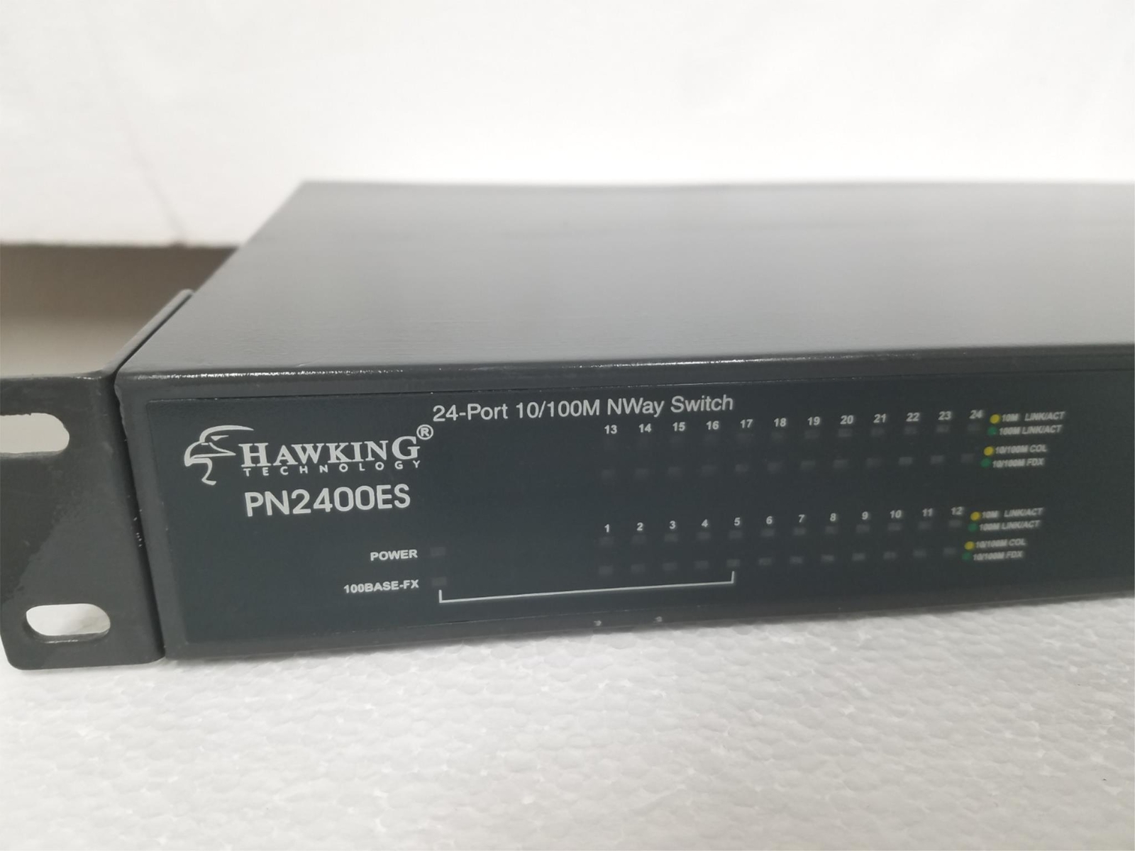 Hawking Technology BlackHawk PN824ES 24-Port 10/100 Auto-Sensing