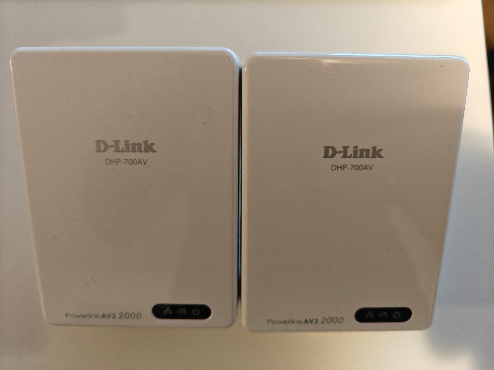 Two D-Link DHP-700AV PowerLine AV2 2000