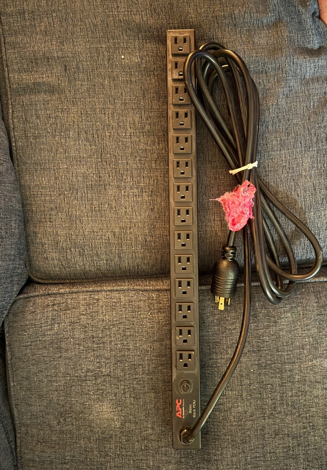 APC Basic Rack PDU AP9551 14-Pin NEMA L5-20P Connector, 20A, 120V