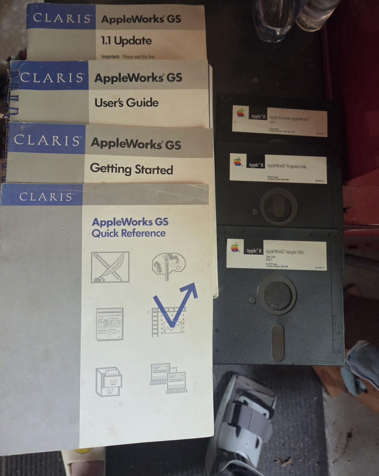 Claris AppleWorks GS Manuals and floppies: User's Guide, Getting Started, 1.1