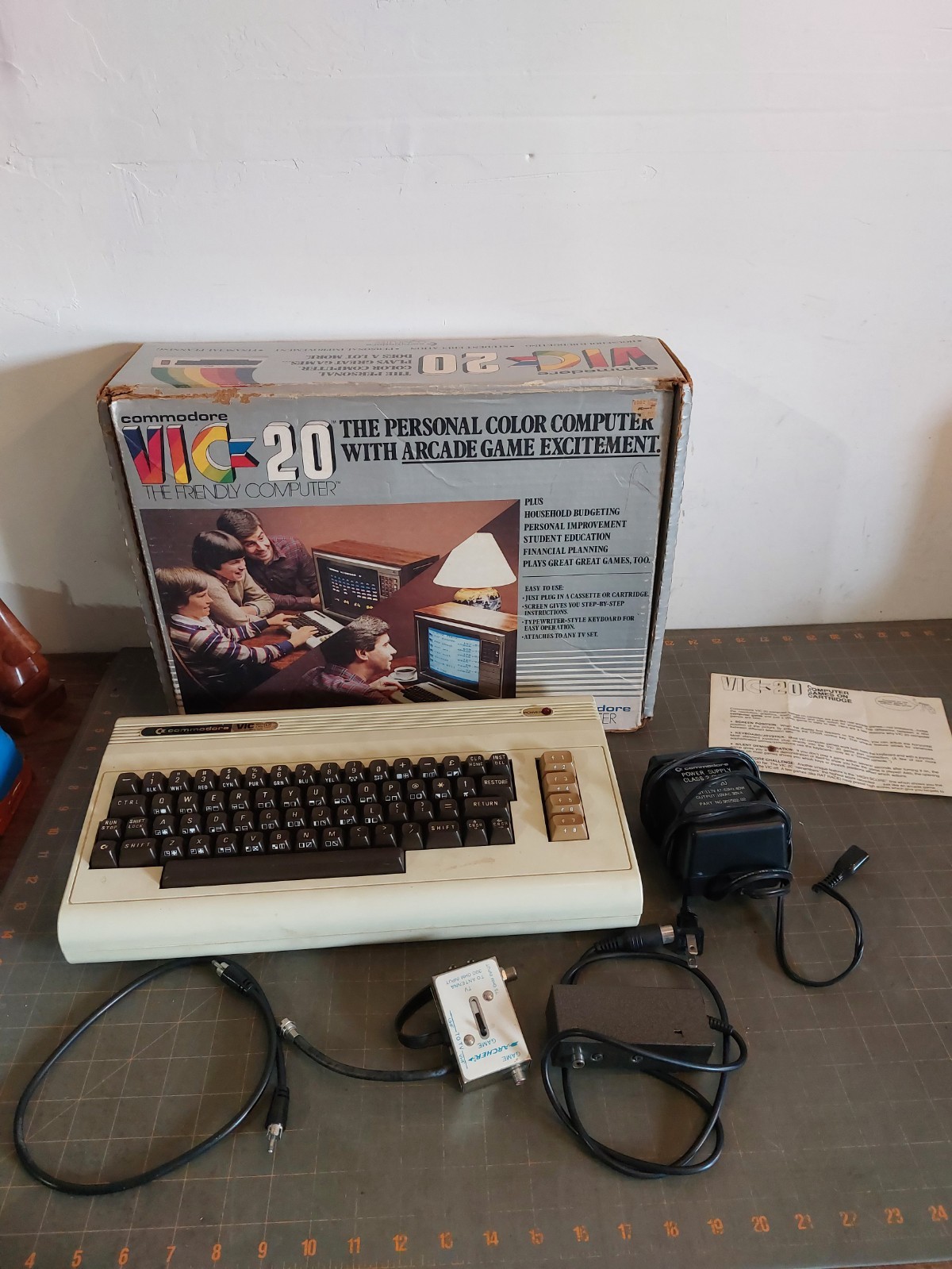 Untested Fully Commodore VIC-20 Computer with Original Box