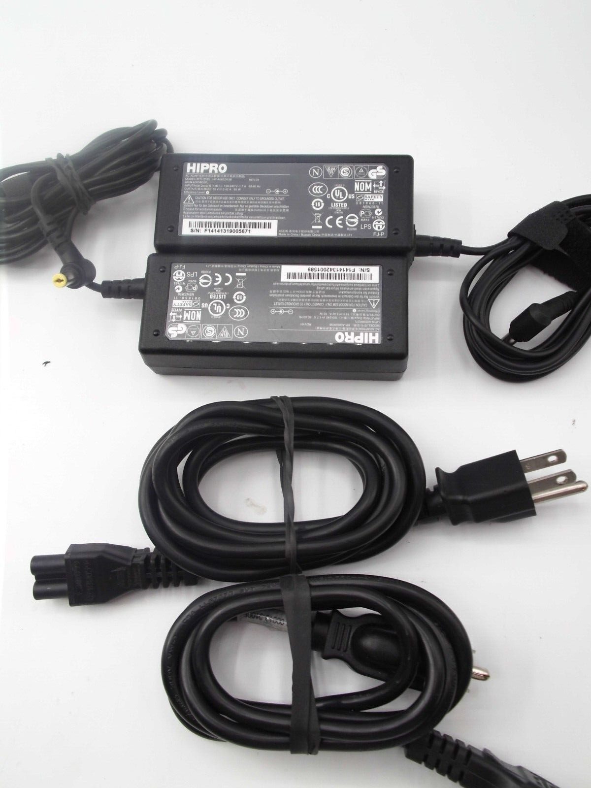 LOT OF 2  Genuine HIPRO Acer Laptop Charger Adapter Power Supply HP-A0652R3B