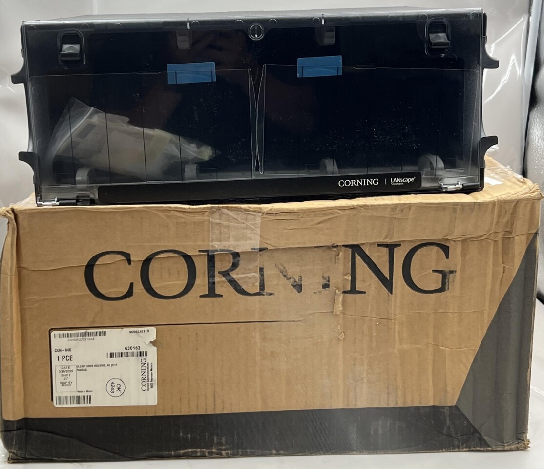 CORNING CCH-04U FIBER DISTRIBUTION PANEL 4U CLOSET HOUSING CONNECTOR