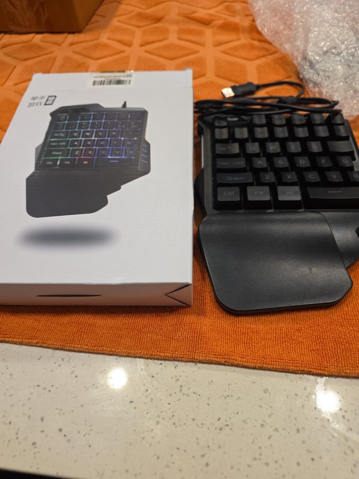 RedThunder One-Handed Gaming Keypad RGB LED Backlit 35 Keys Portable Mini