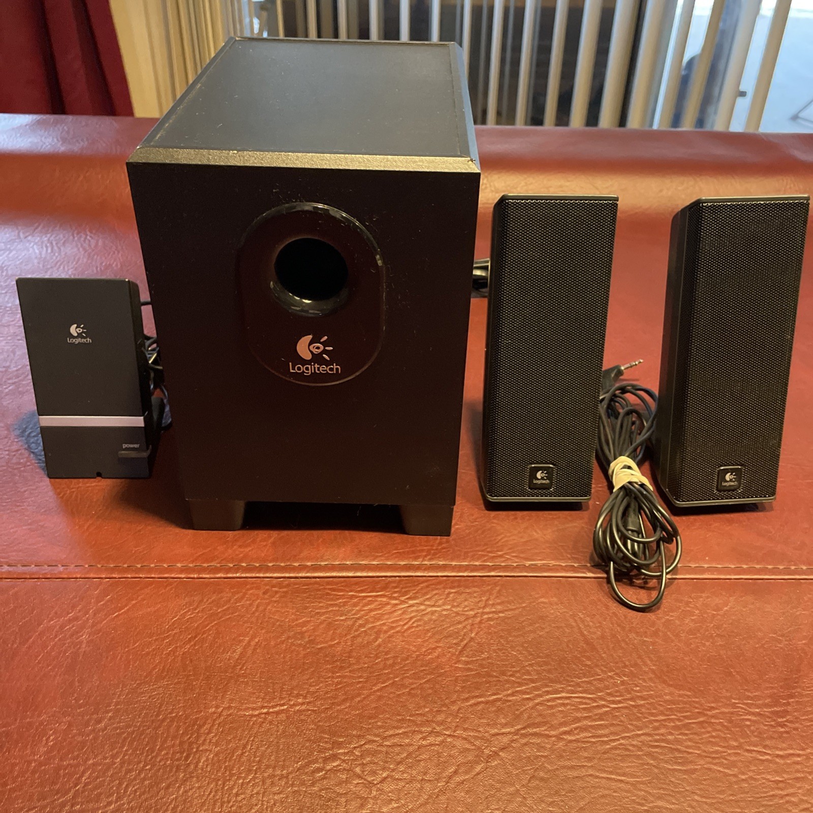 Logitech X-240 Computer 2.1 Surround Sound System Black TESTED Works Clean