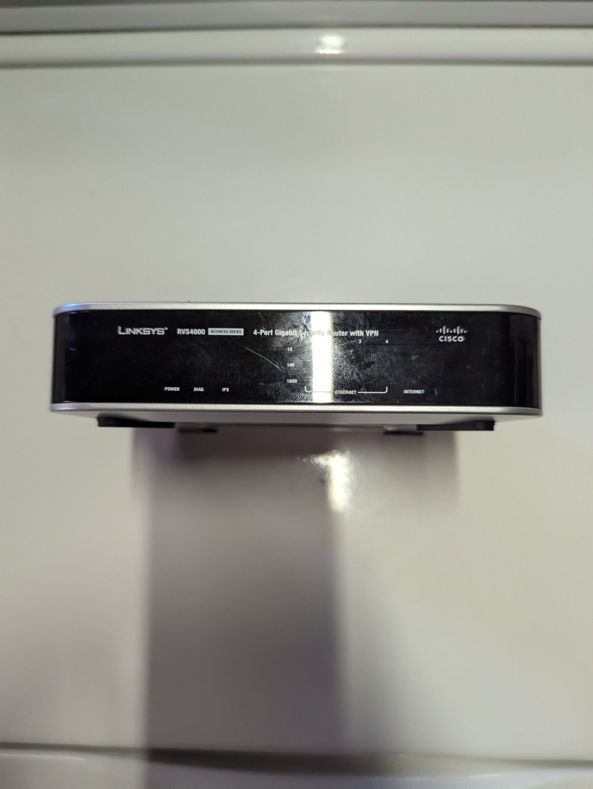 Linksys RVS4000 4-Port Gigabit Security Router W/ VPN No Power Adapter