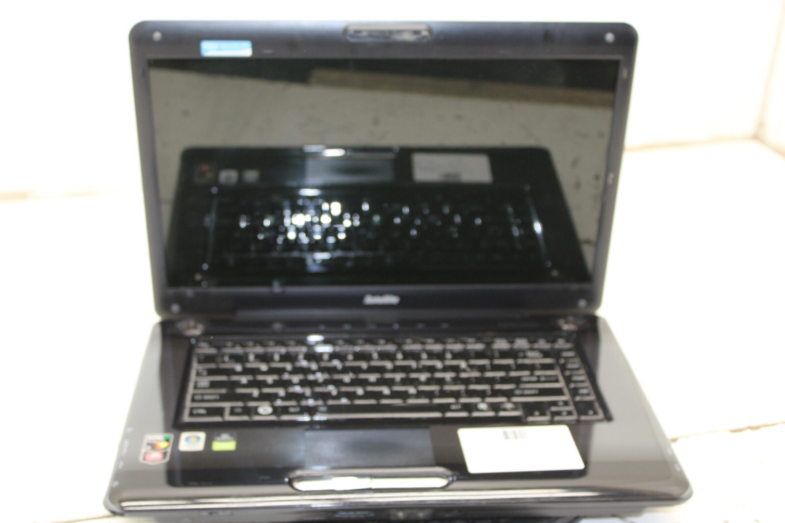 Toshiba Satellite A355D-S6921 Laptop AMD Turion x2 3GB Ram No HDD or Battery