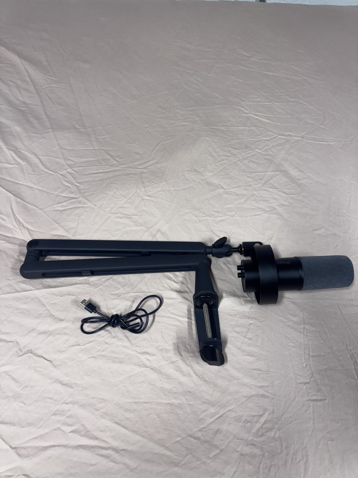 FIFINE AmpliTank K688CT USB-C/XLR Dynamic Microphone and Boom Arm