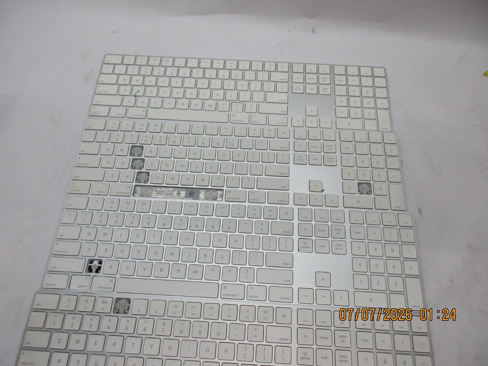 Lot-4 Apple Magic Keyboards A1843 Wireless Bluetooth WHITE/SILVER T5-E4