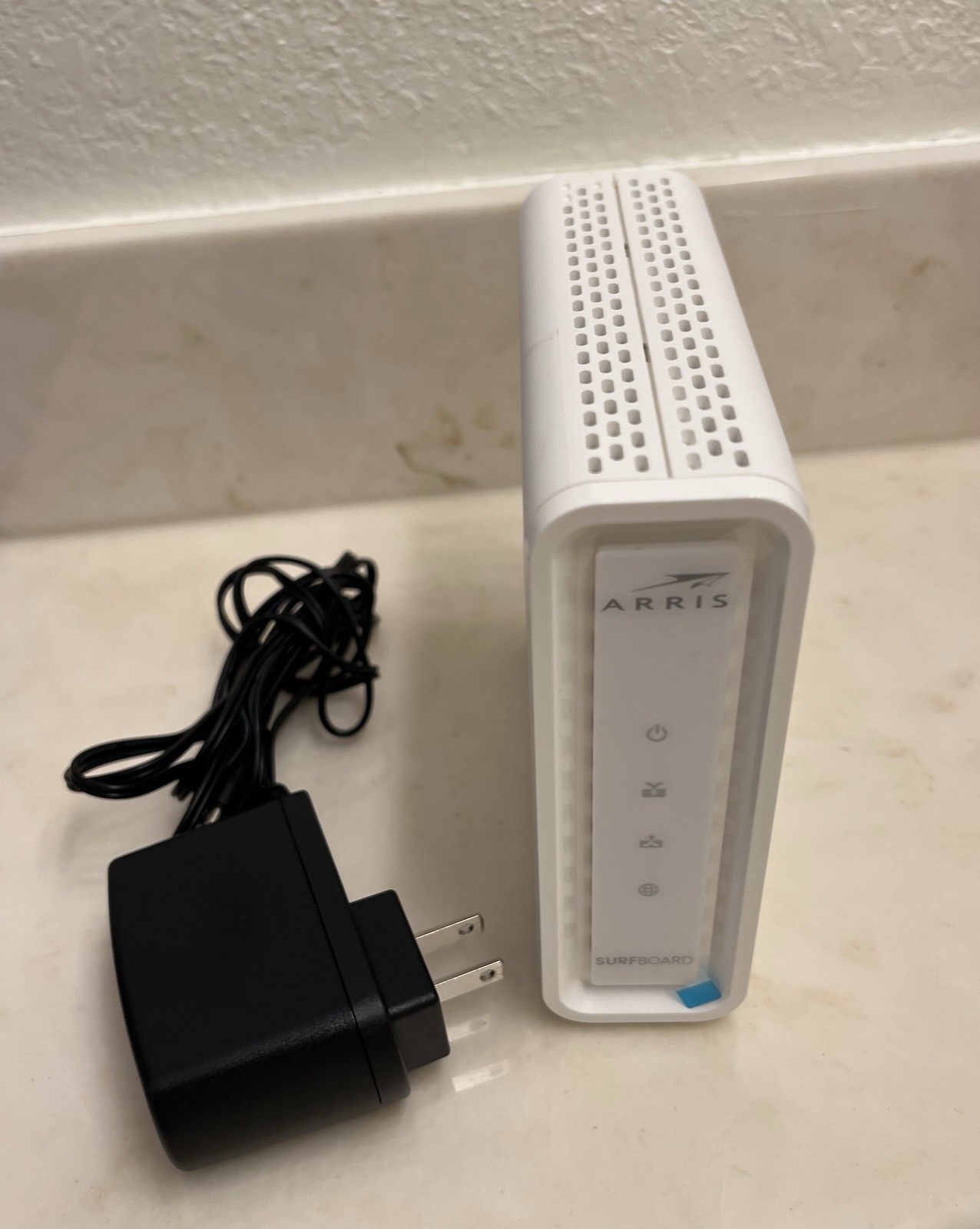 ARRIS SURFboard SB8200v3 DOCSIS 3.1 Cable Modem w/ AC Power Adapter