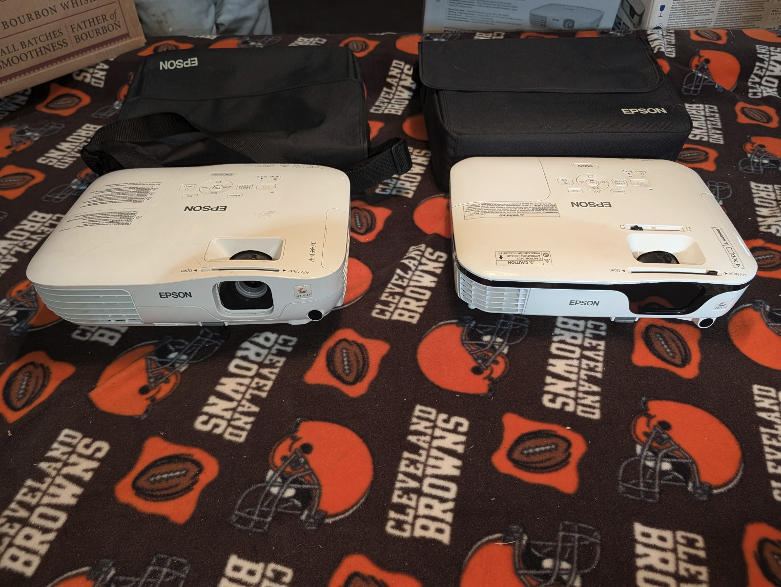 Lot 2 Epson EX3200 EX3210 3LCD SVGA Projectors Tested Cases - Fan Noise