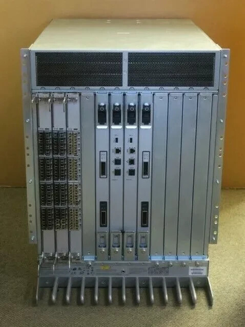 Brocade 12-Slot Backbone Director Switch HD-DCX-0001 3x FC8-32 2x CP8 2x CR8