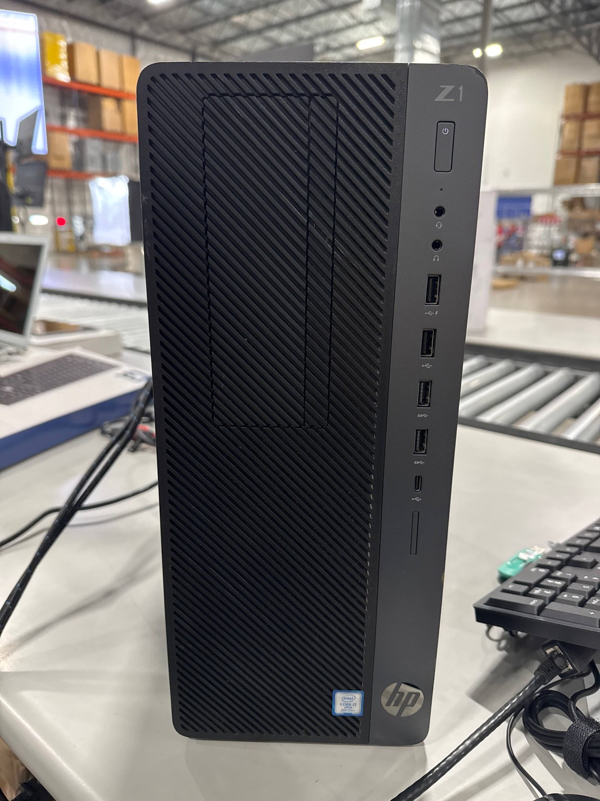 HP Z1 ENTRY TOWER G5 I7-9700 32GB RAM 2TB SSD WINDOWS 11 PRO - - Scratch & Dent