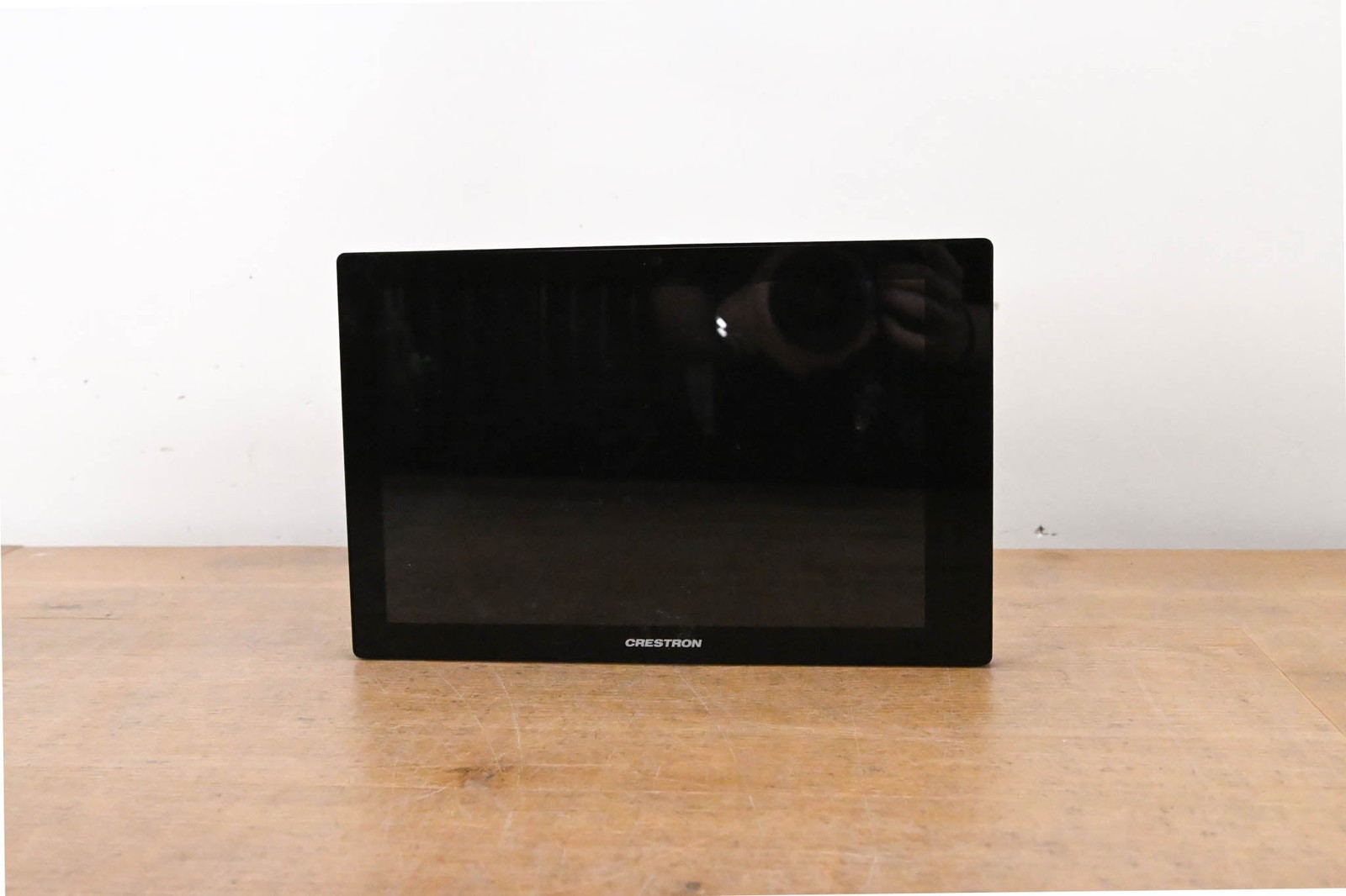 Crestron TSW-1060-B-S 10.1" Touch Screen, Black Smooth w/ Light Bar CG015W7