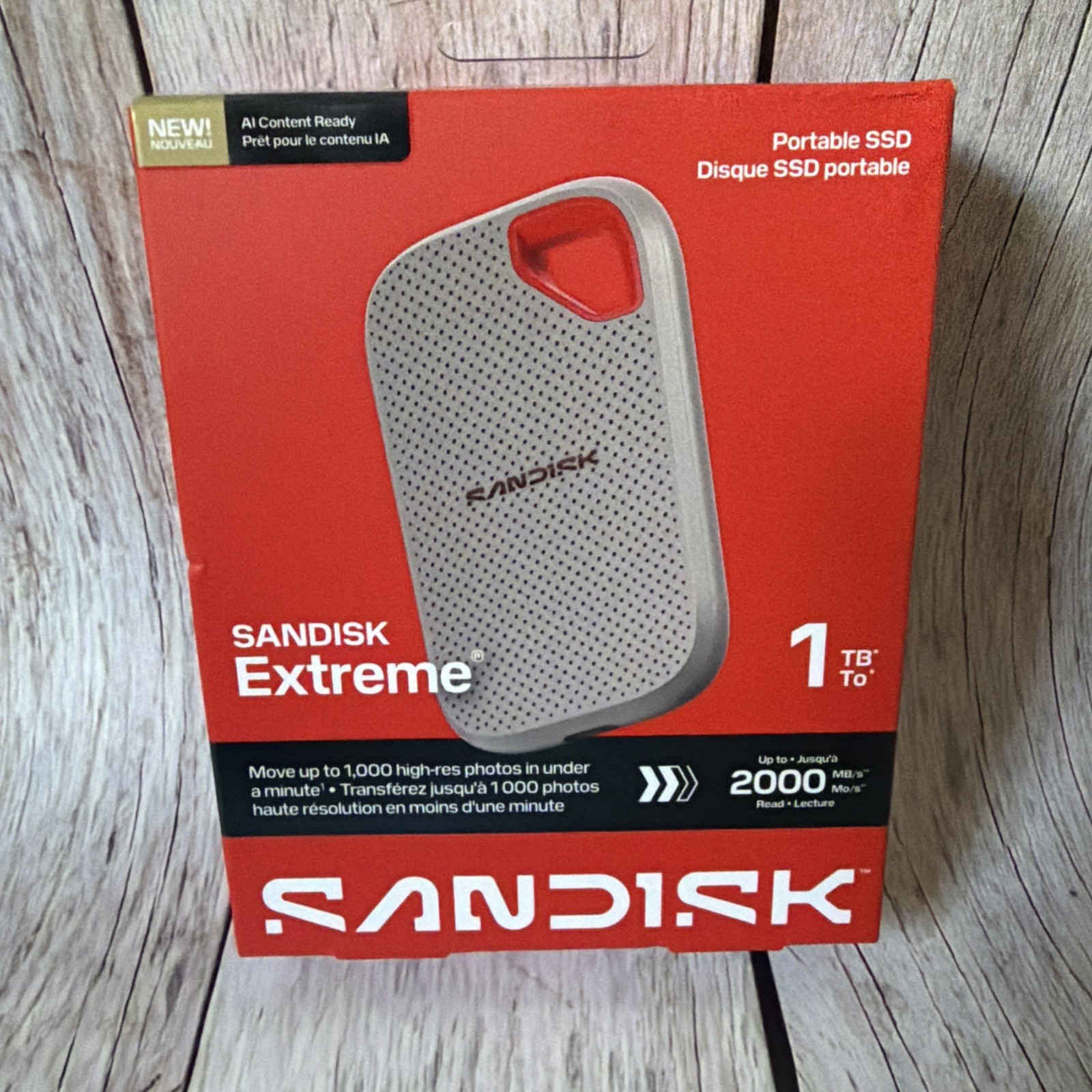 SanDisk Extreme Portable SSD 1TB  Up 2000 MB SDSSDE7W-1T00-AW25
