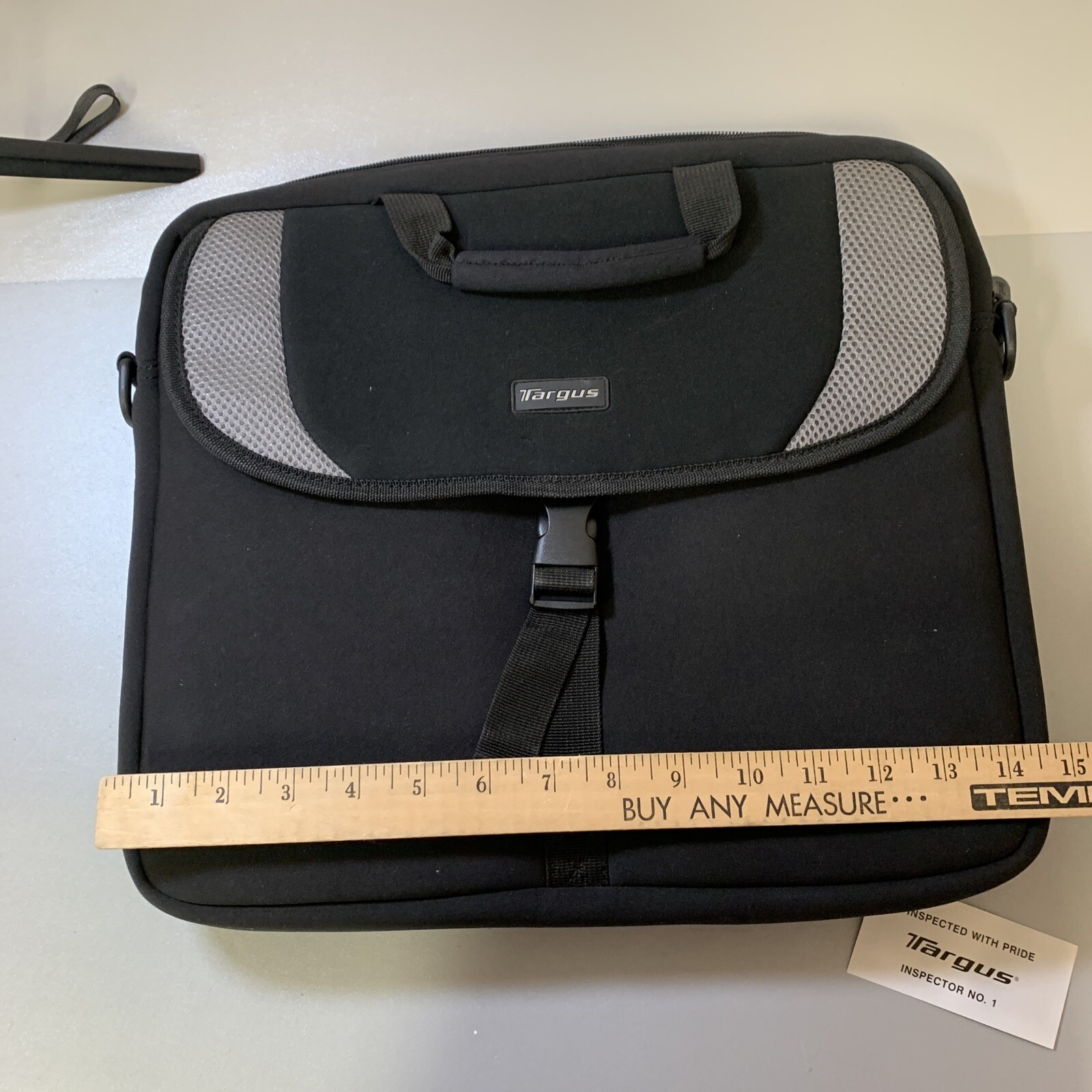 TARGUS CVR200 BAG NO SHOULDER STRAP