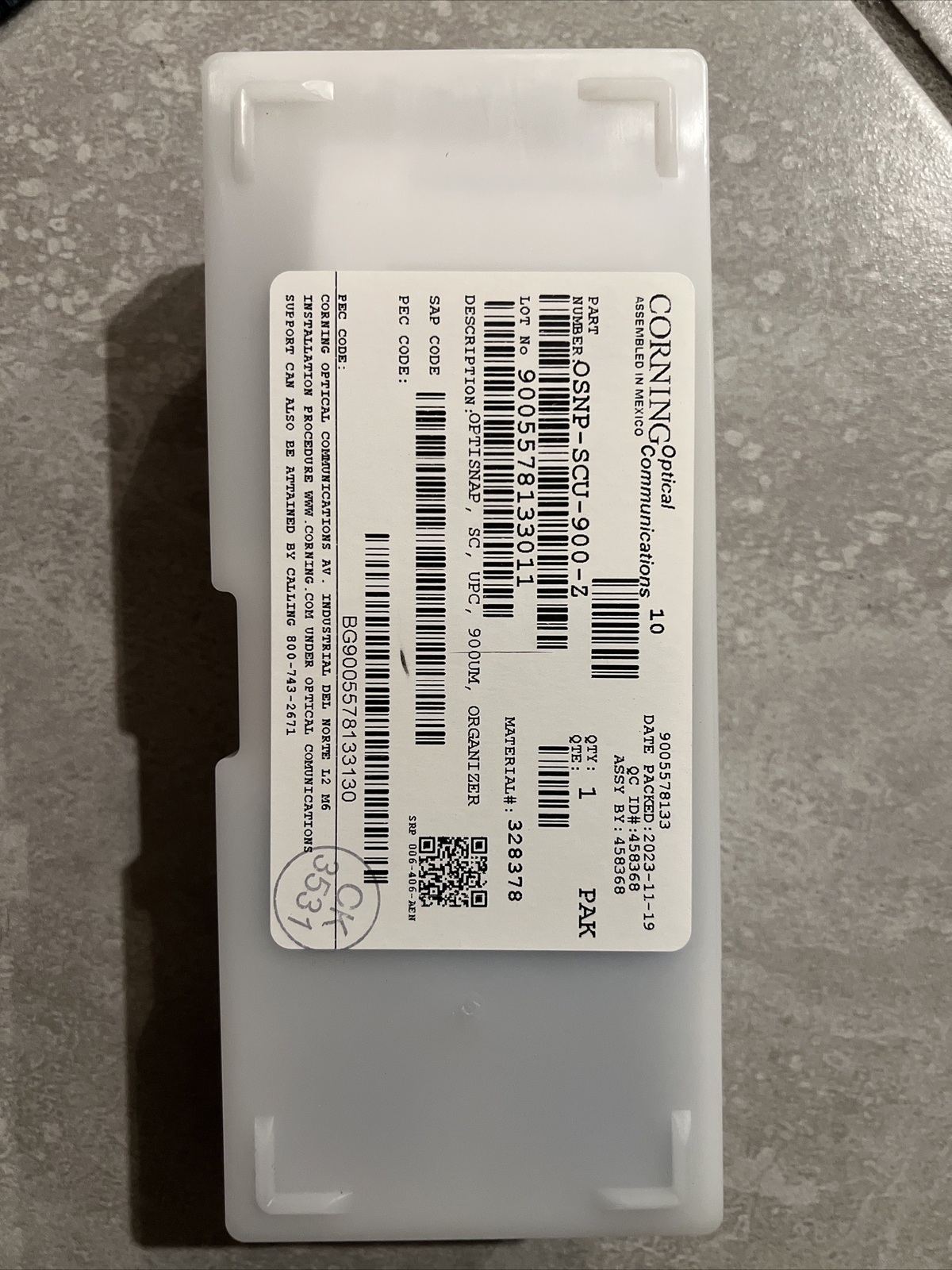 Corning Fiber Optical Connector, OSNP-SCU-900-Z, 25 Pieces In One Box.