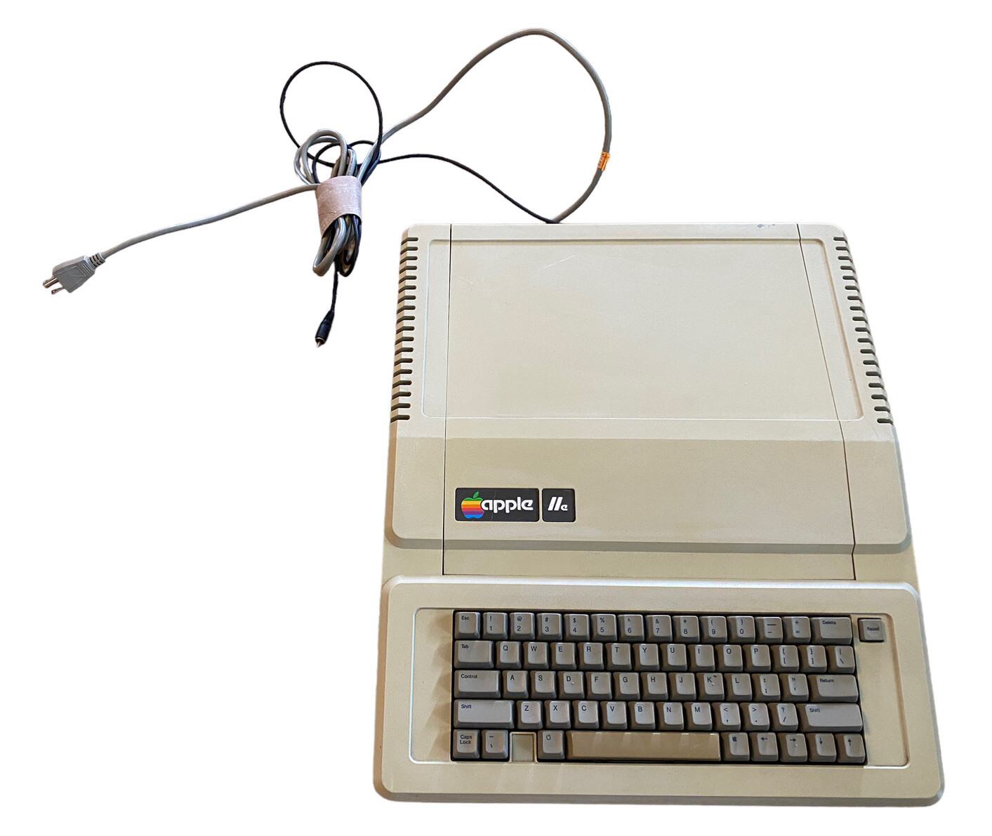 Apple IIe A2S2064 Vintage Personal Computer Apple 2e Powers Up