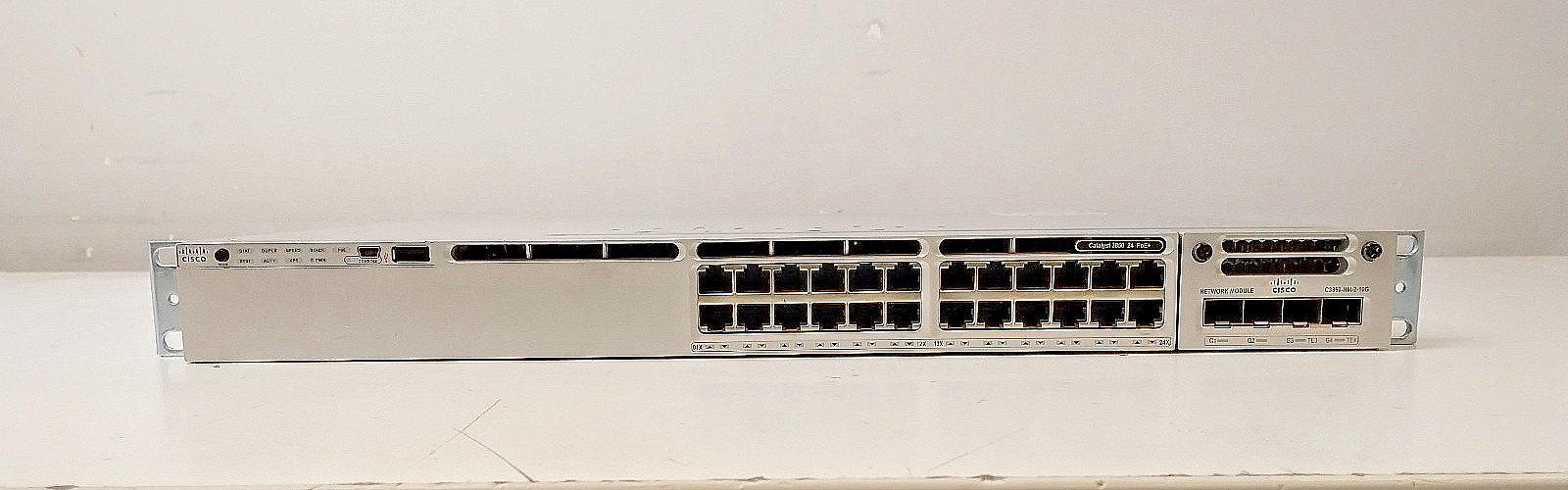 Cisco Catalyst 3850 24 Port PoE+ Giagbit Switch IOS-XE 16.12.09 WS-C3850-24P-S