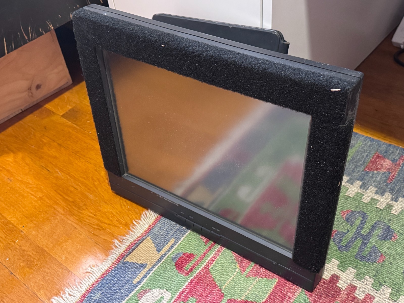 Elo 1524L 15 inch Touchscreen Monitor ET1524L AccuTouch + RAM Mount + Cord