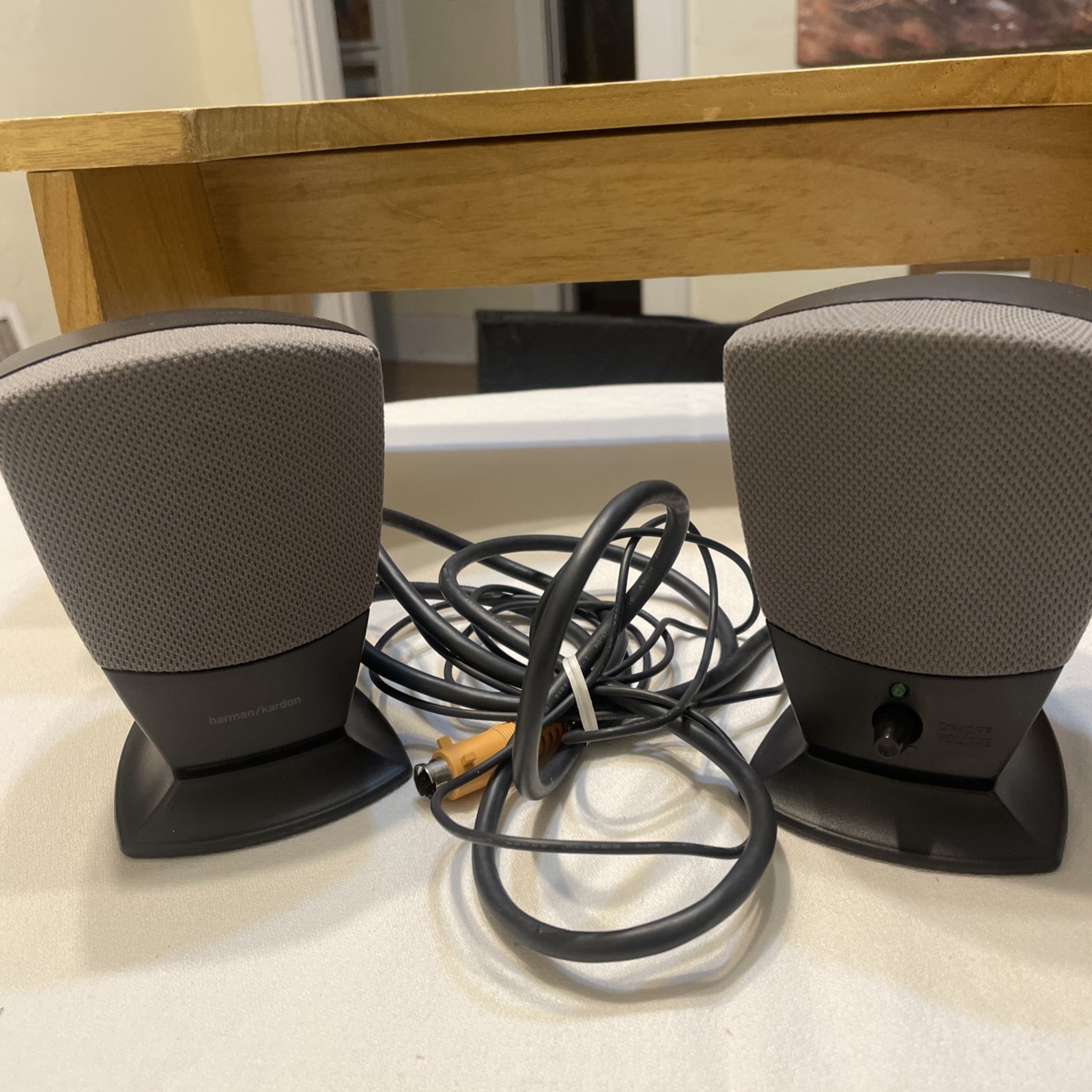 Vintge Harman Kardon HIPS-HB Computer Speakers Retro 90s Y2K Multimedis Untested